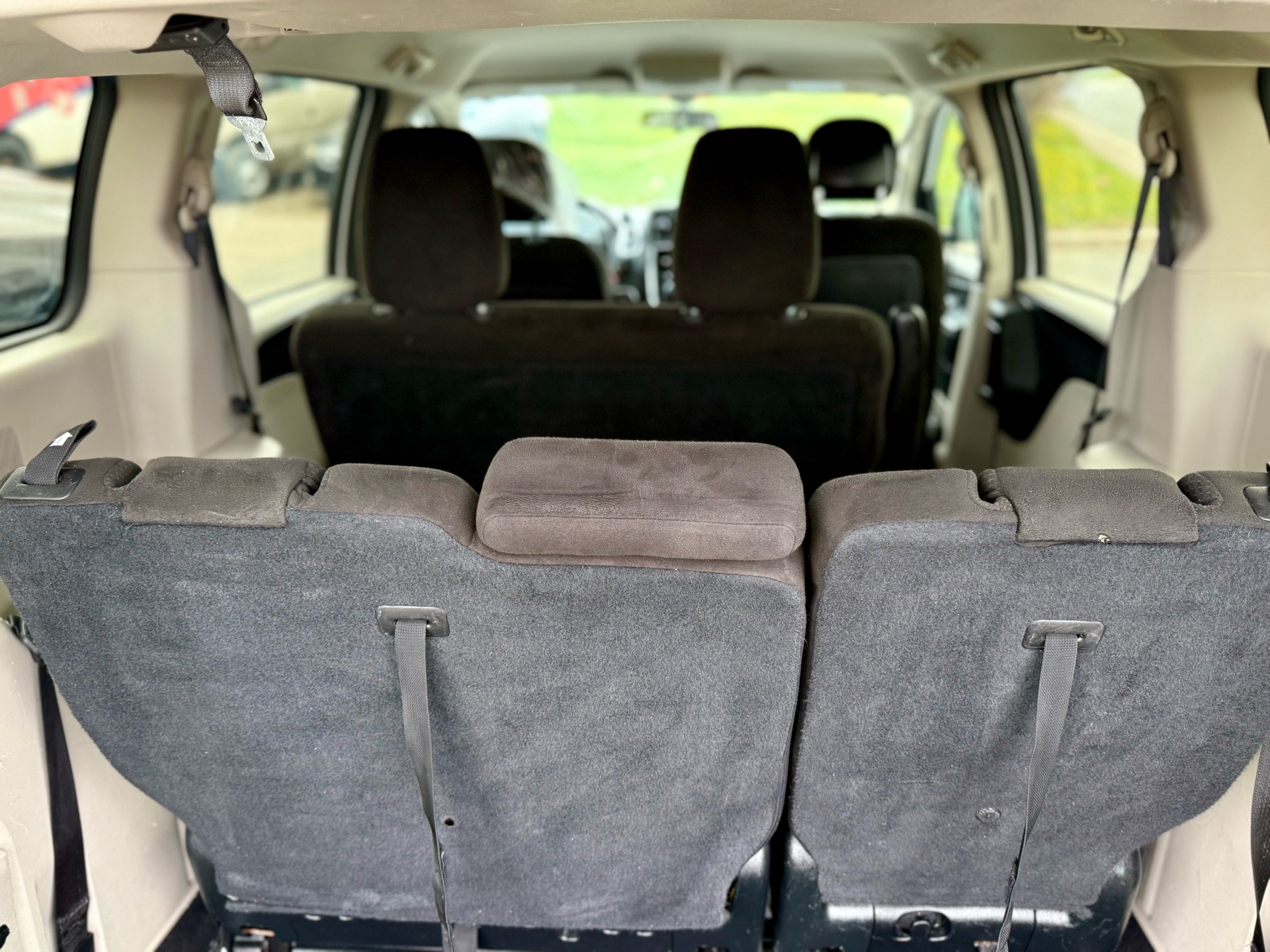 /uncoolautosales/2016-Dodge-GrandCaravan-8849503664464415.jpg