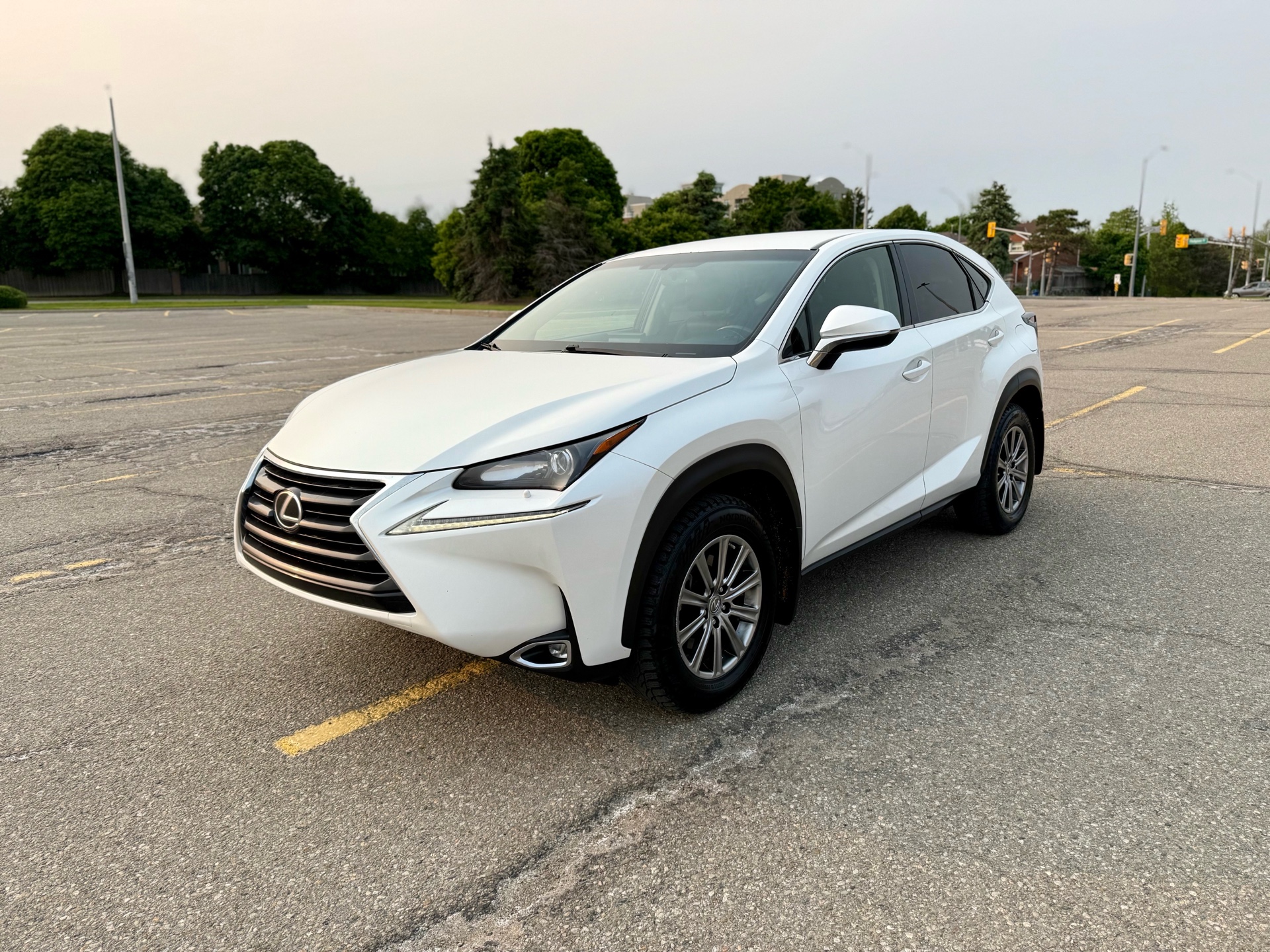 /uncoolautosales/2016-Lexus-NX200t-7148944589410384.jpg