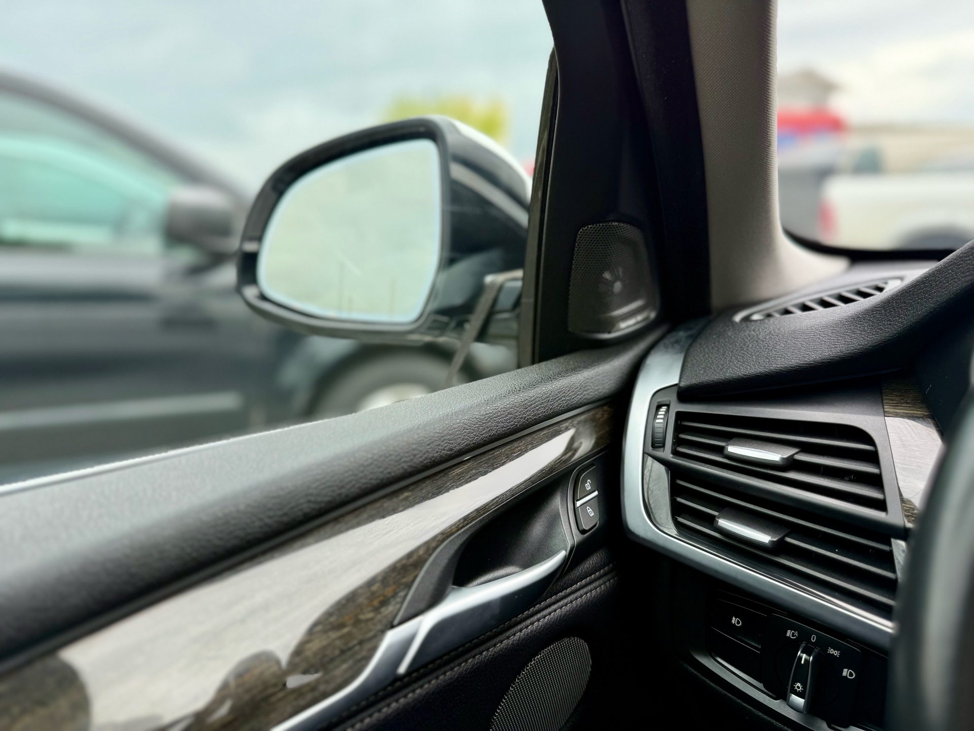 /uncoolautosales/2017-BMW-X5-6031432657682376.jpg