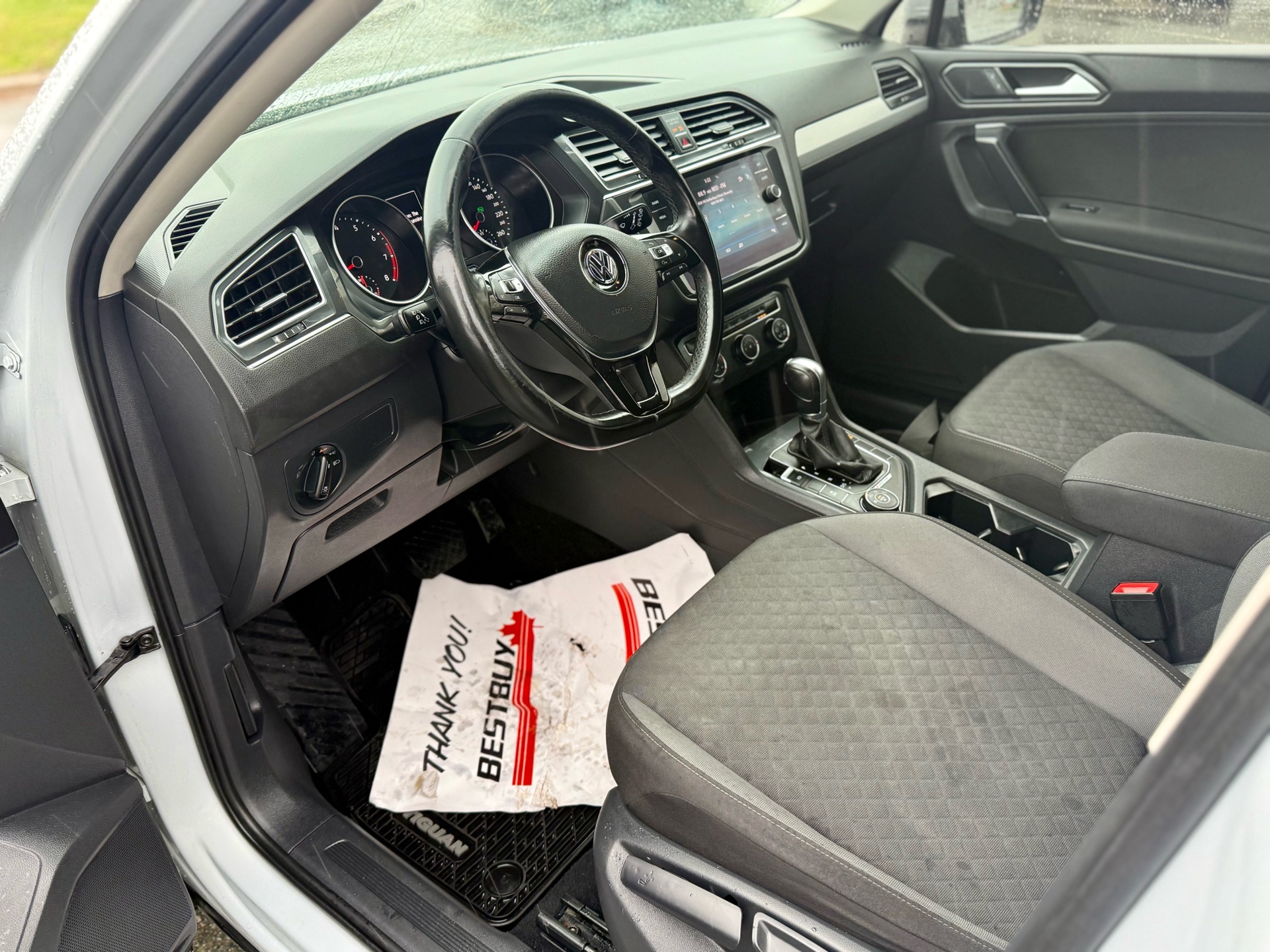 /uncoolautosales/2018-Volkswagen-Tiguan-8276949681803216.jpg