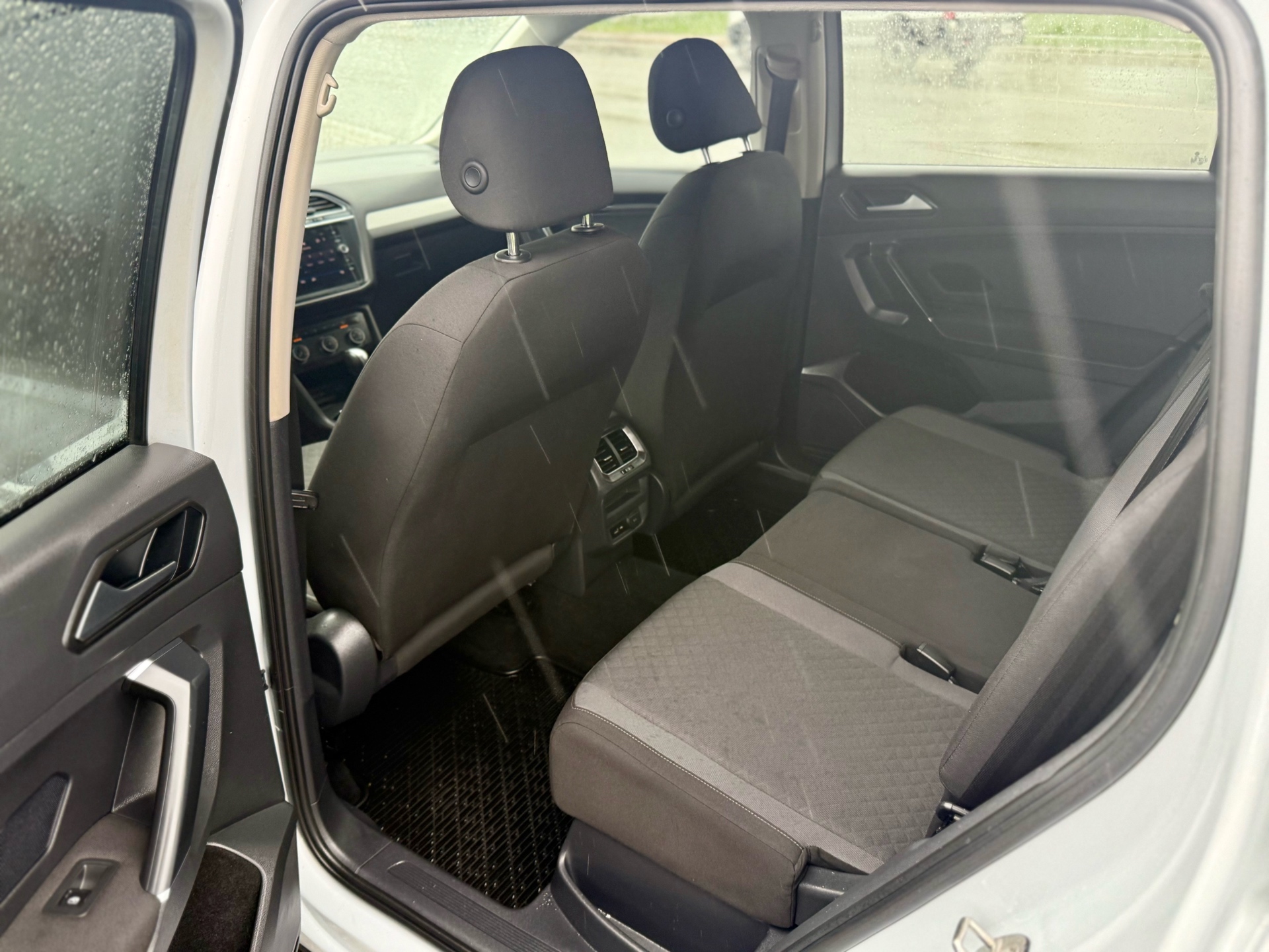 /uncoolautosales/2018-Volkswagen-Tiguan-9812246272047536.jpg