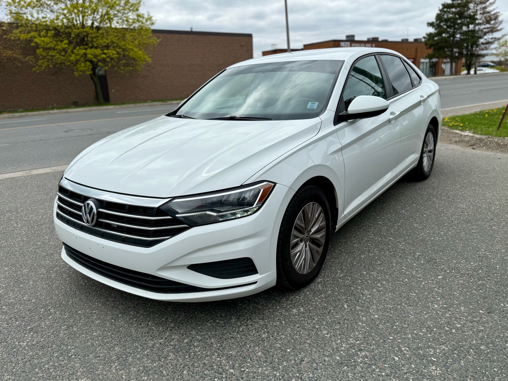 /uncoolautosales/2019-Volkswagen-Jetta-02817771449467643.jpg
