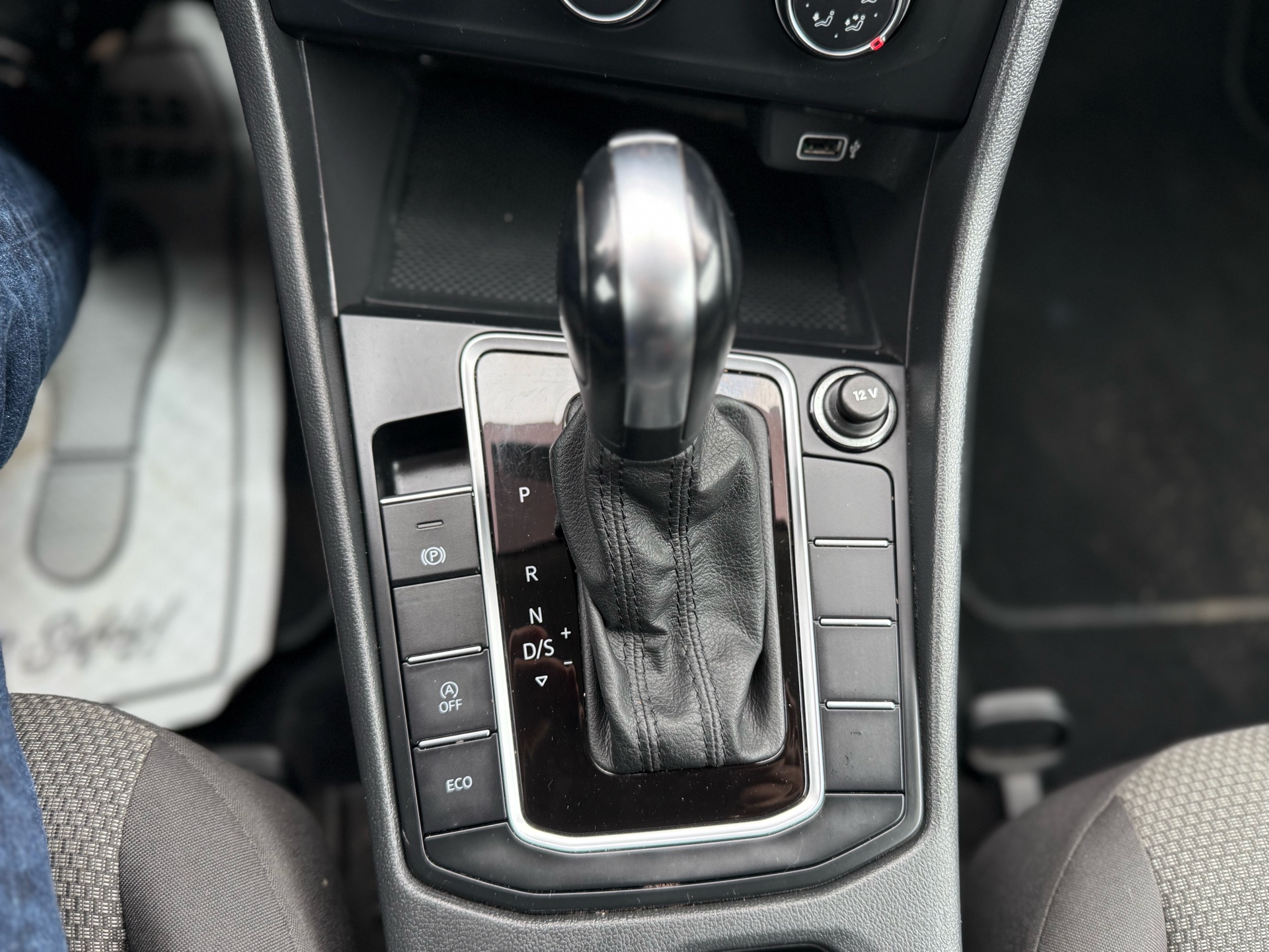 /uncoolautosales/2019-Volkswagen-Jetta-24339143970434773.jpg