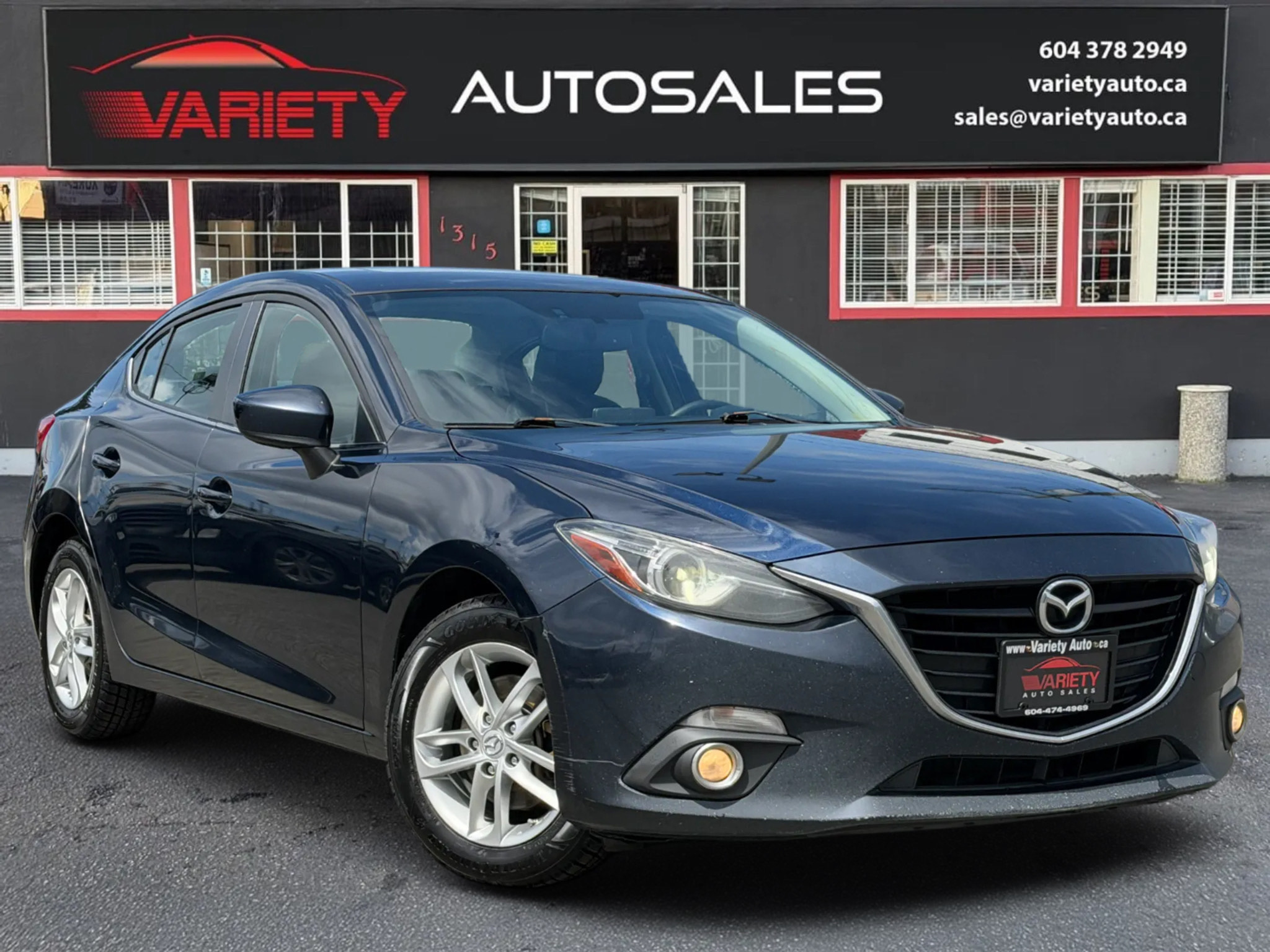 2014 Mazda Mazda3 4dr Sdn Auto GT-SKY | Leather | Heads-Up Display |FREE 5000 KM COMPREHENSIVE LUBRICO WARRANTY!!