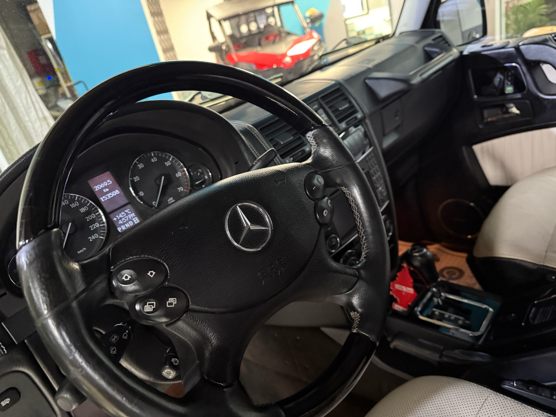 /westgateleasing/2012-Mercedes-Benz-G-Class-8678459375678178.jpg