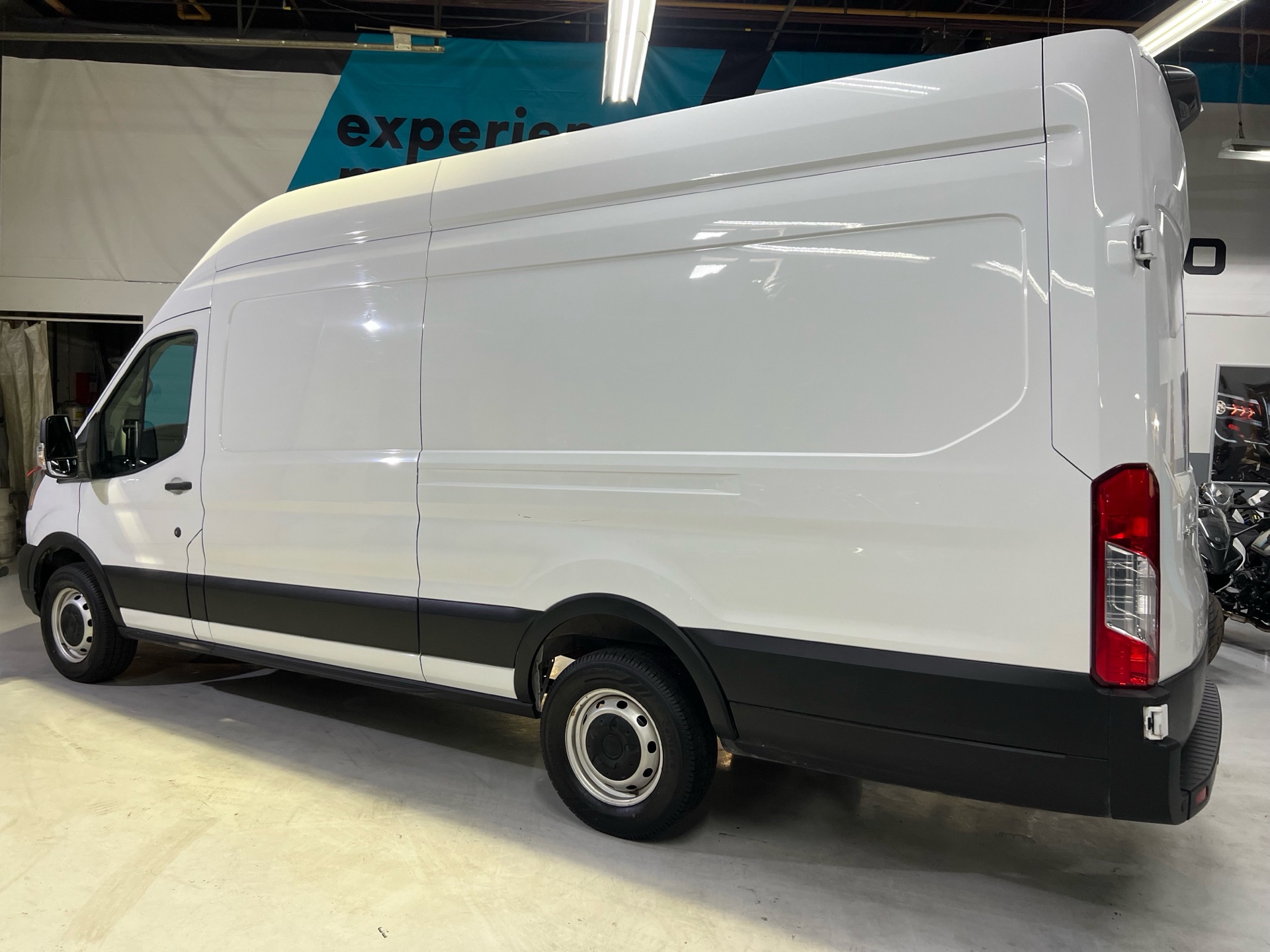 /westgateleasing/2021-Ford-Transit-011137566516449038.jpg