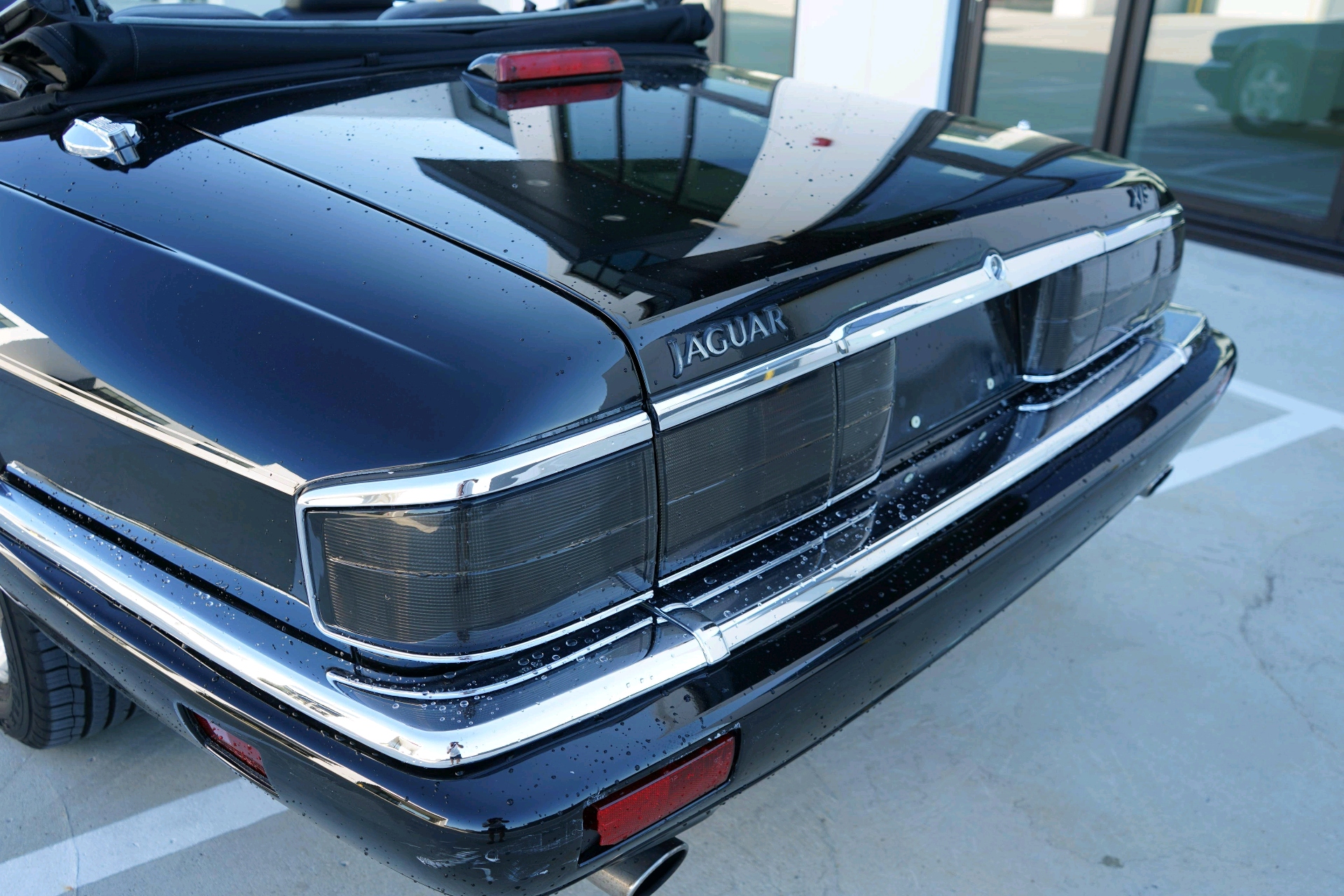 /worldwidemodernauto/1996-Jaguar-XJS-12770749560708117.jpg