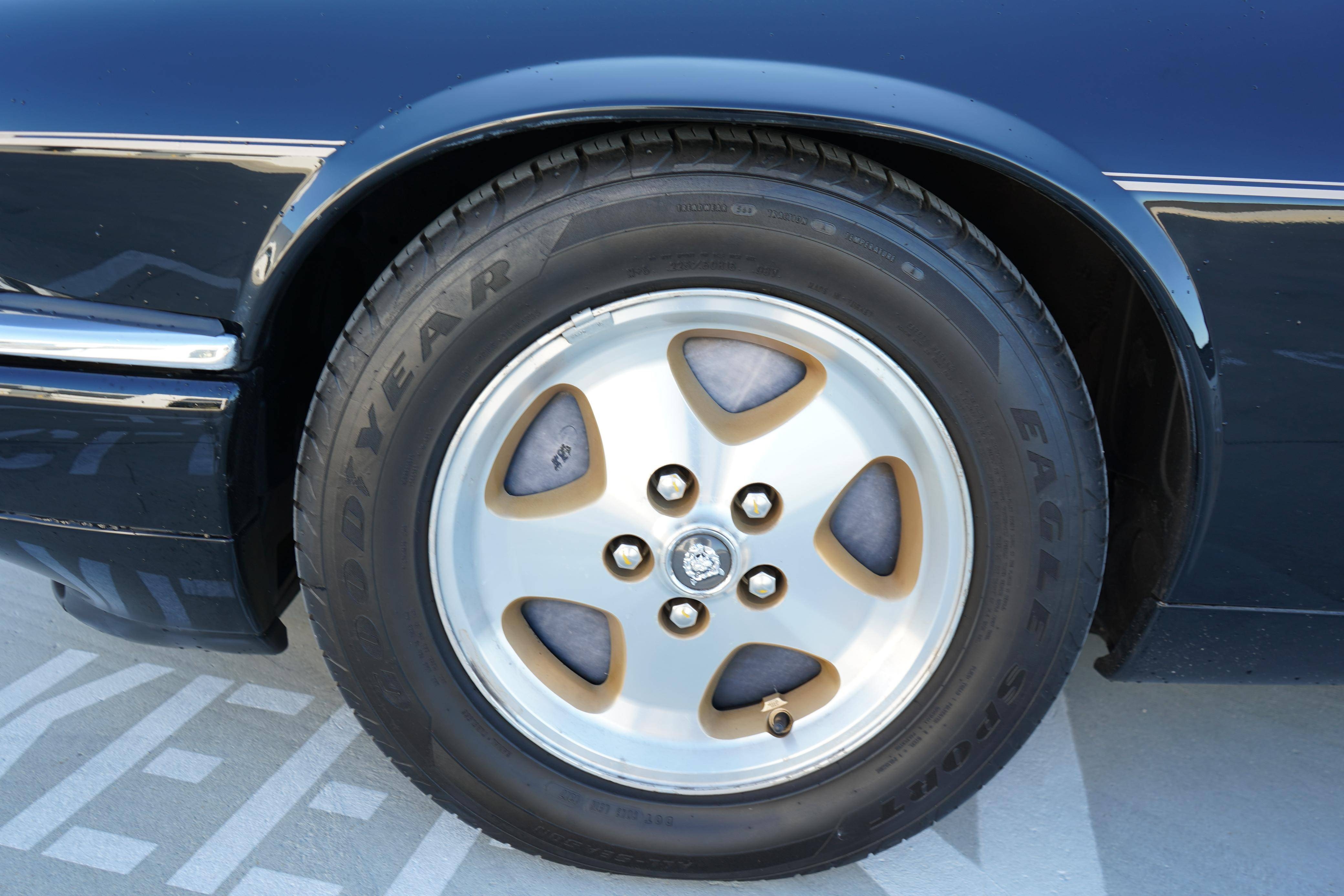 /worldwidemodernauto/1996-Jaguar-XJS-6819795365220731.jpg