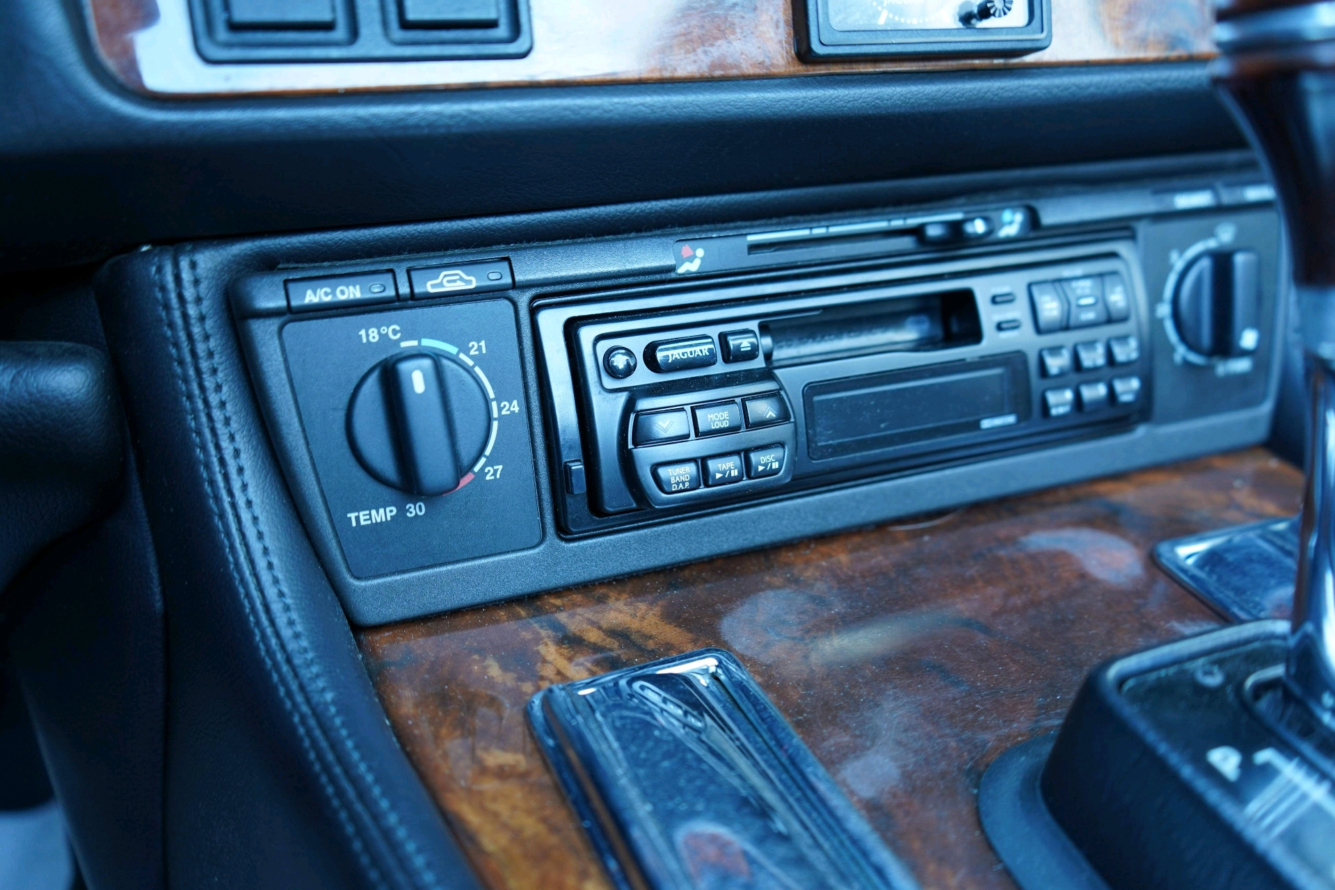 /worldwidemodernauto/1996-Jaguar-XJS-7512420796697394.jpg