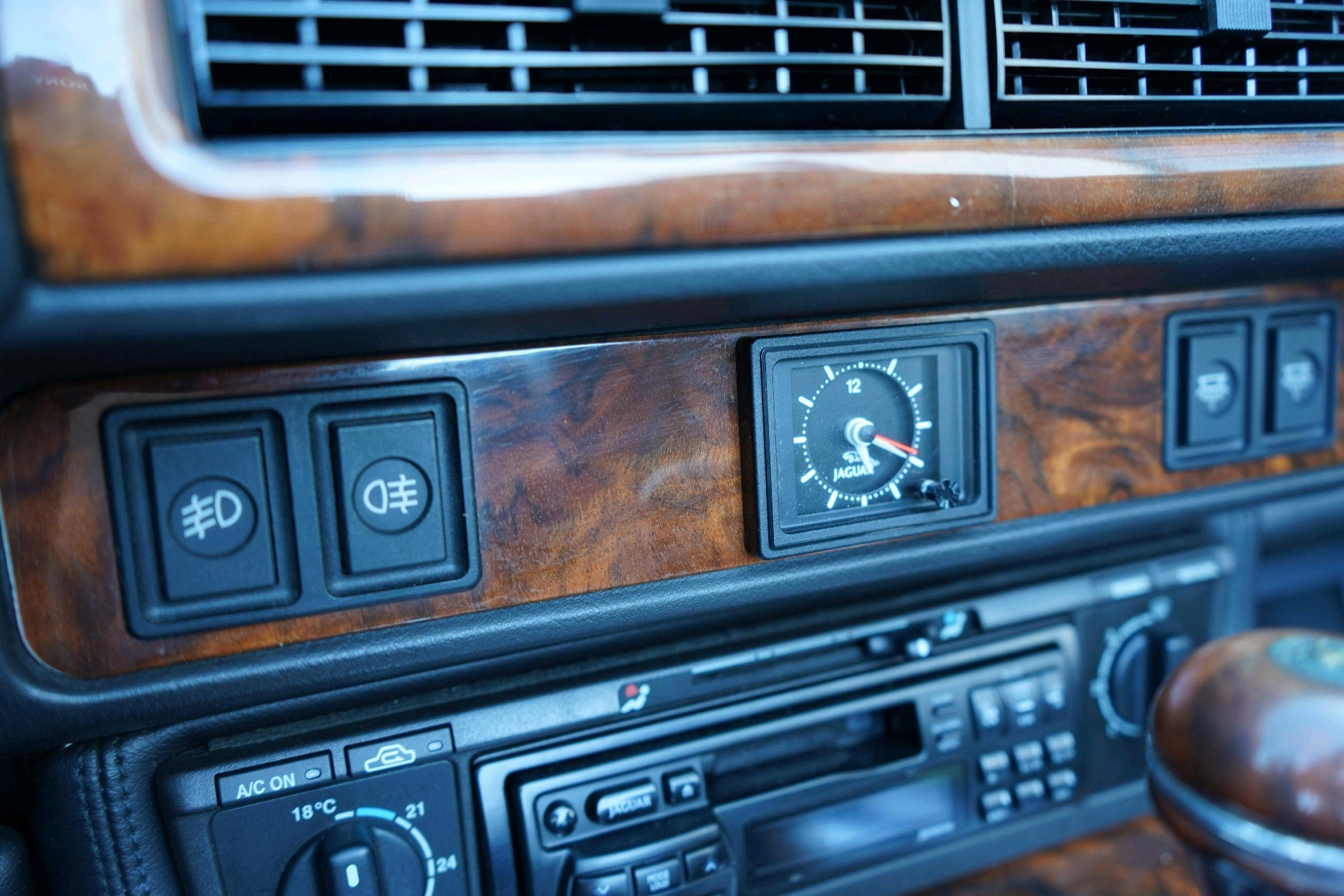 /worldwidemodernauto/1996-Jaguar-XJS-7893834919107918.jpg