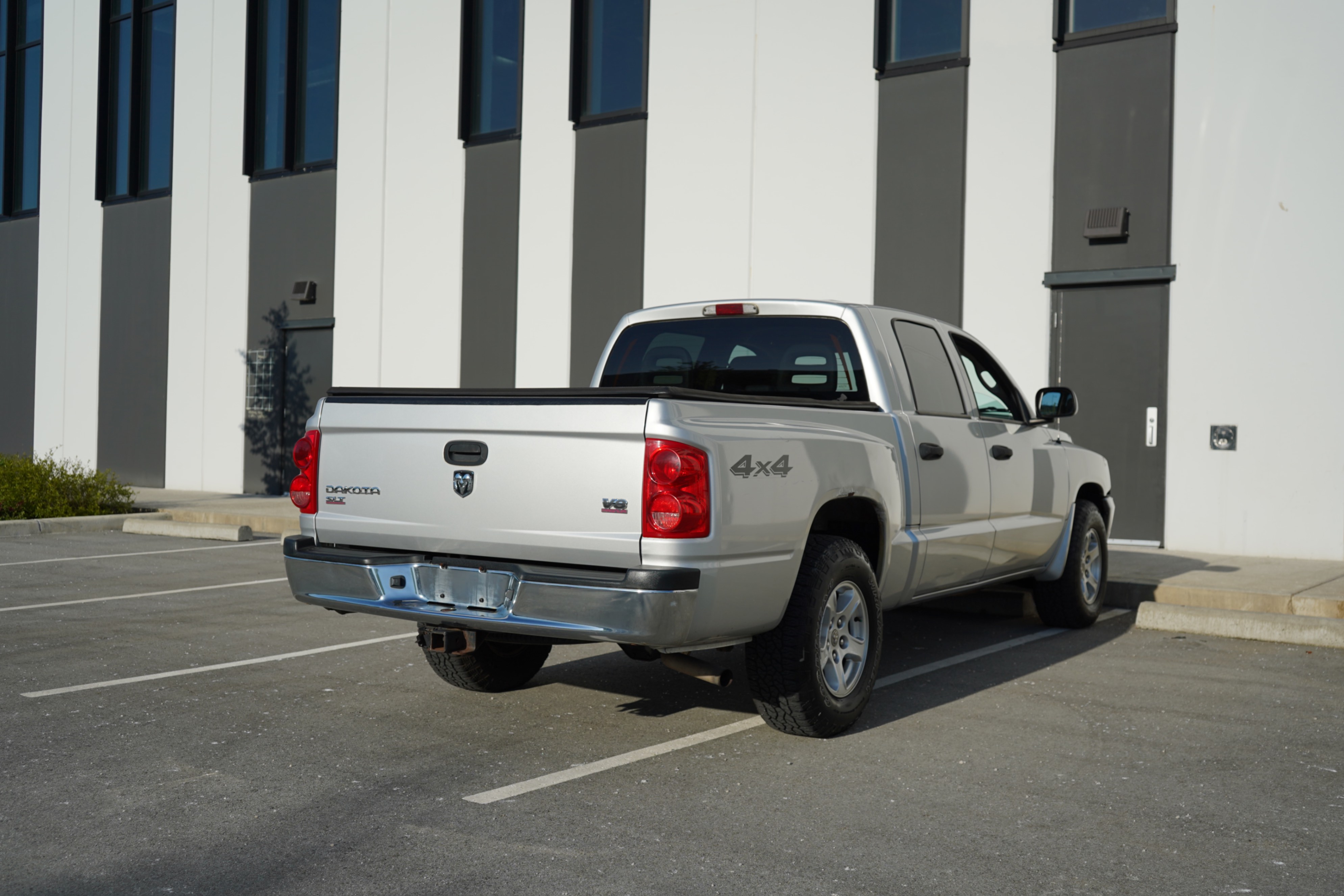 /worldwidemodernauto/2006-Dodge-Dakota-9864997081318994.jpg