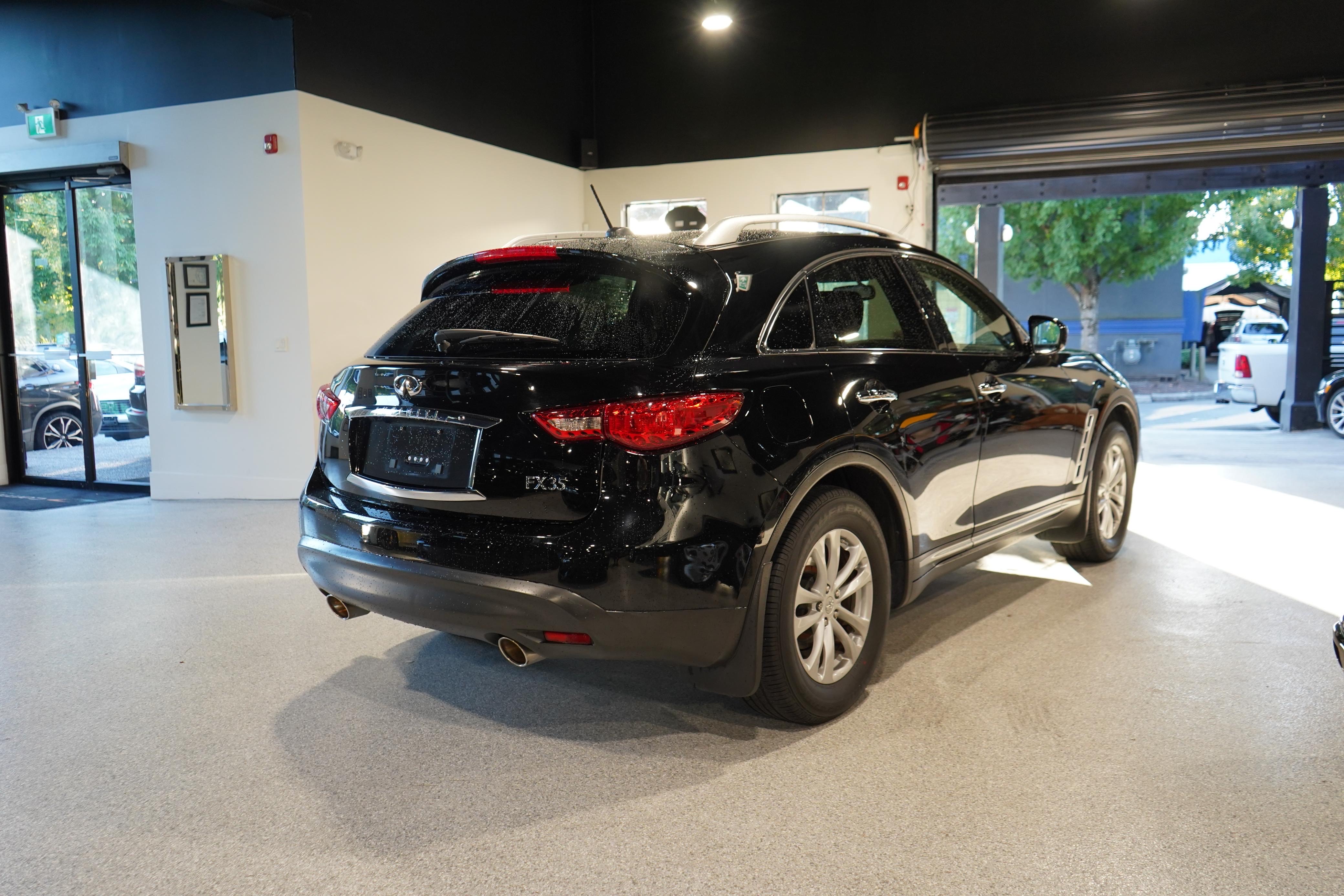 /worldwidemodernauto/2010-INFINITI-FX35-08848118041366049.jpg