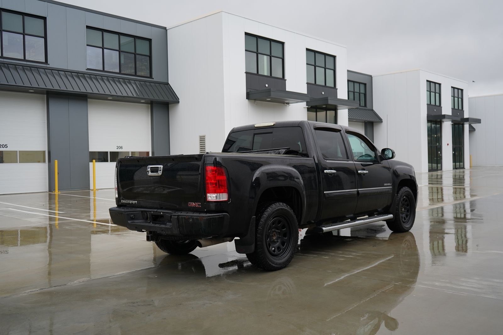 /worldwidemodernauto/2011-GMC-Sierra1500-48606919423130757.jpg