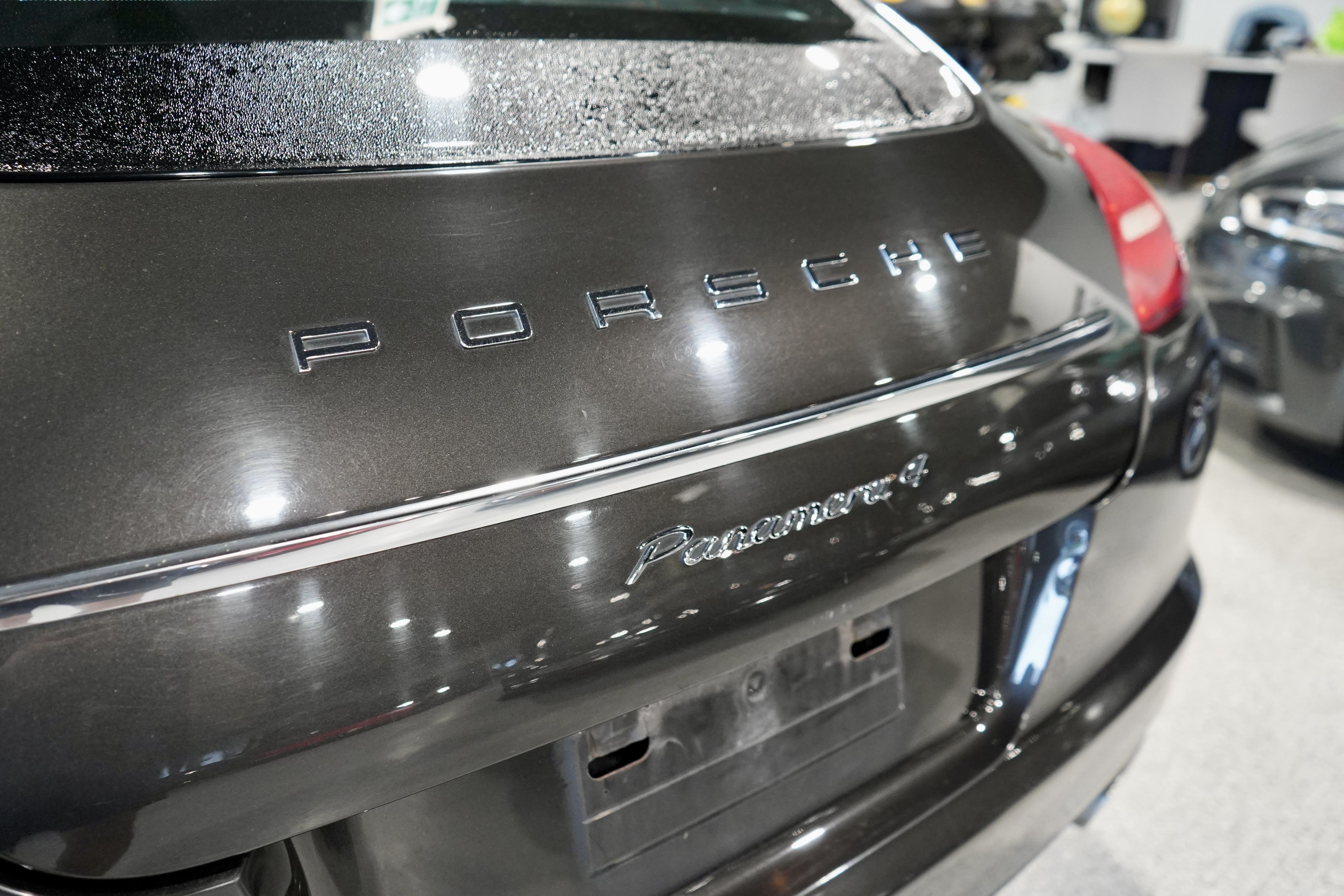 /worldwidemodernauto/2012-Porsche-Panamera-2020829833613742.jpg