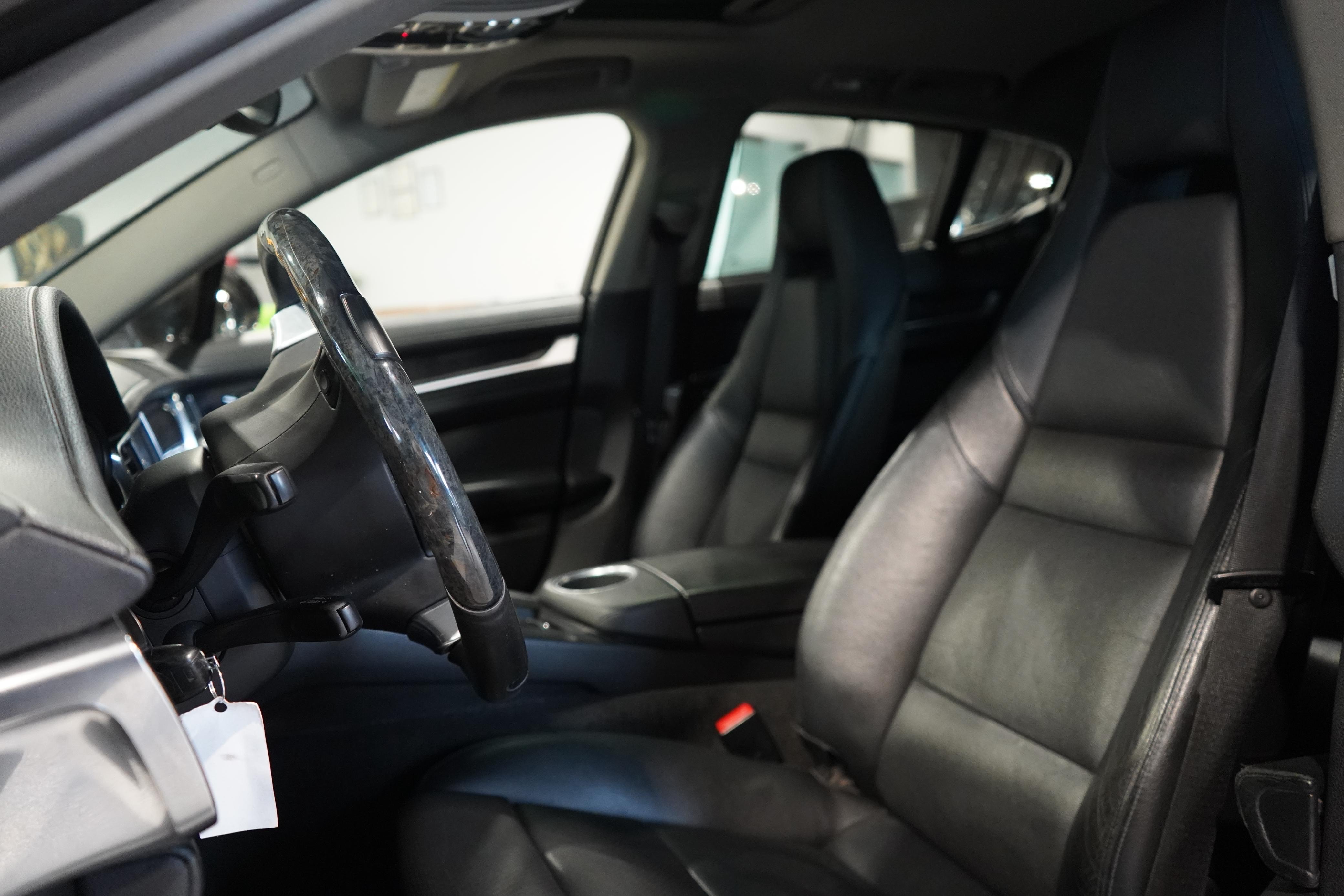 /worldwidemodernauto/2012-Porsche-Panamera-2614745720430567.jpg