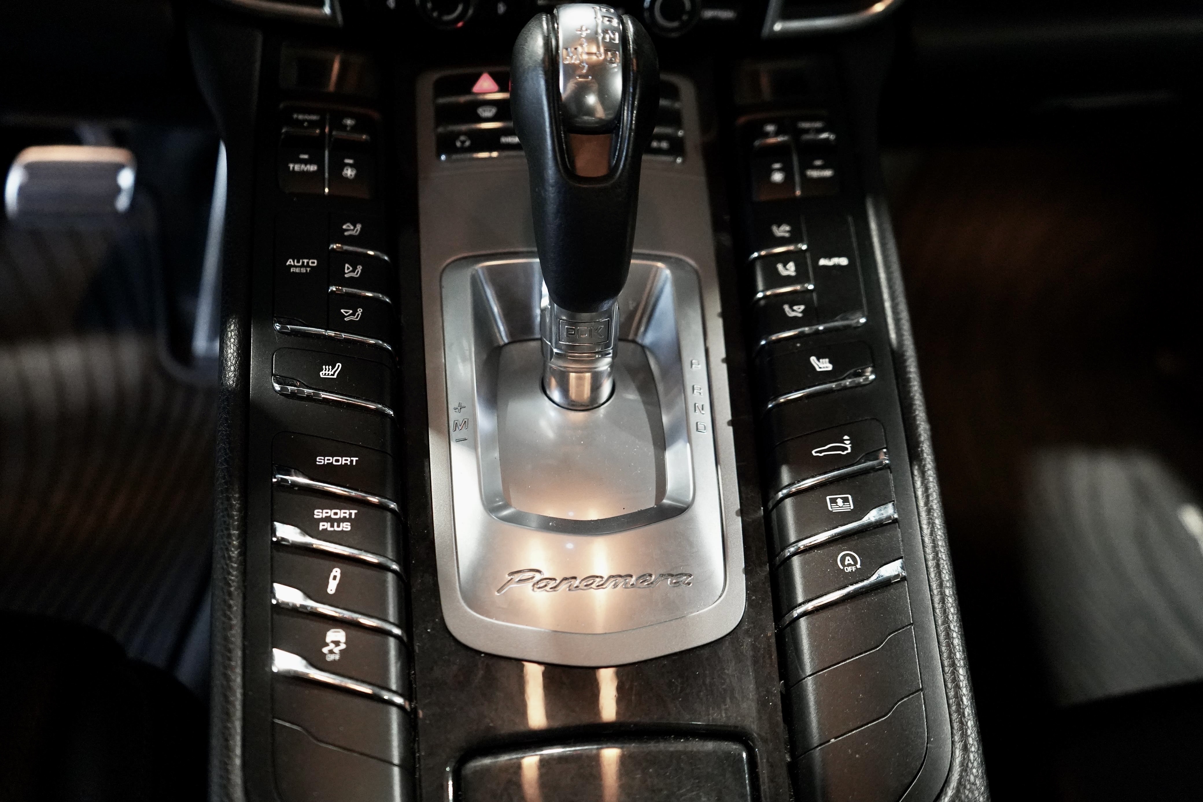 /worldwidemodernauto/2012-Porsche-Panamera-8248818824008337.jpg