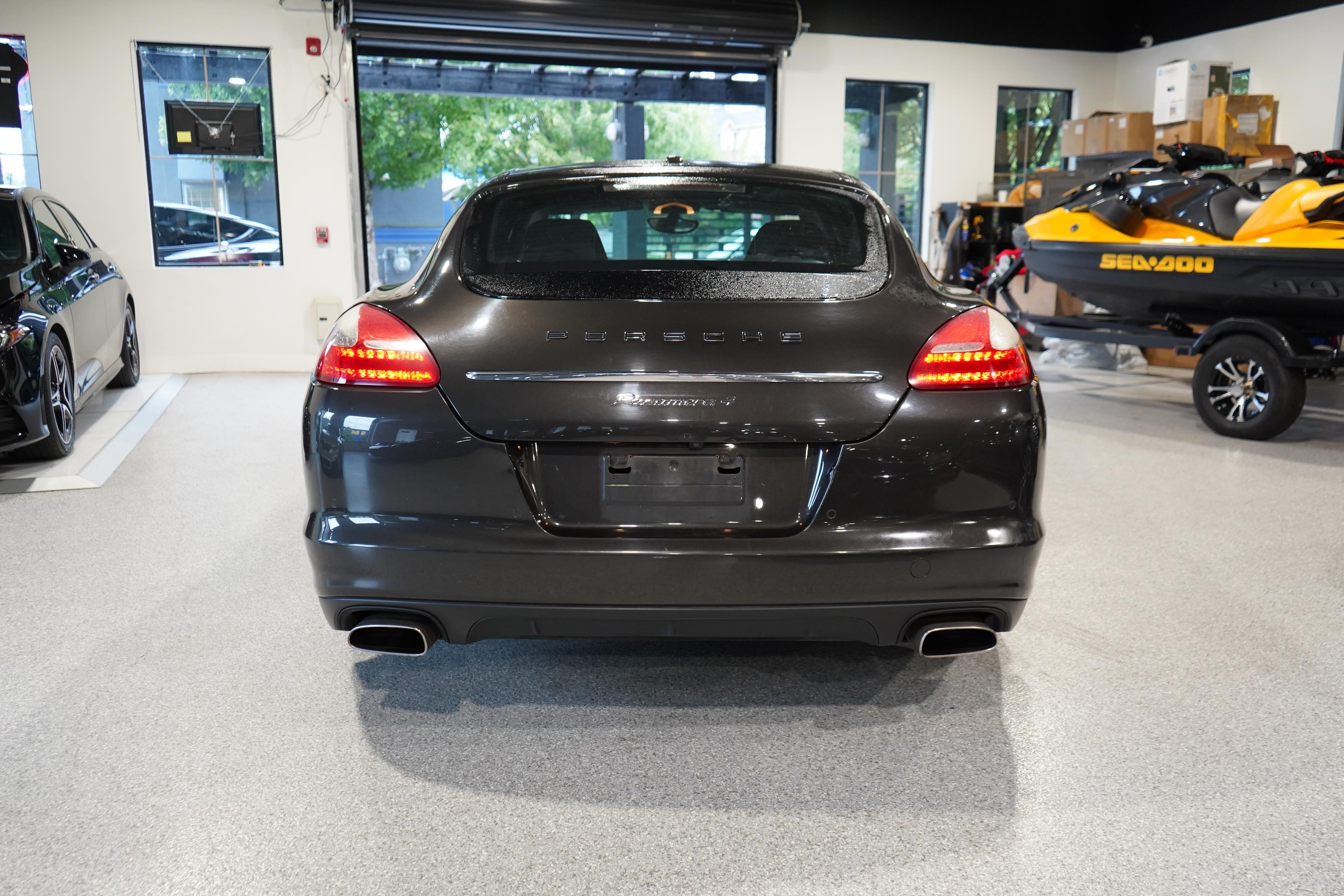 /worldwidemodernauto/2012-Porsche-Panamera-9101789798251188.jpg