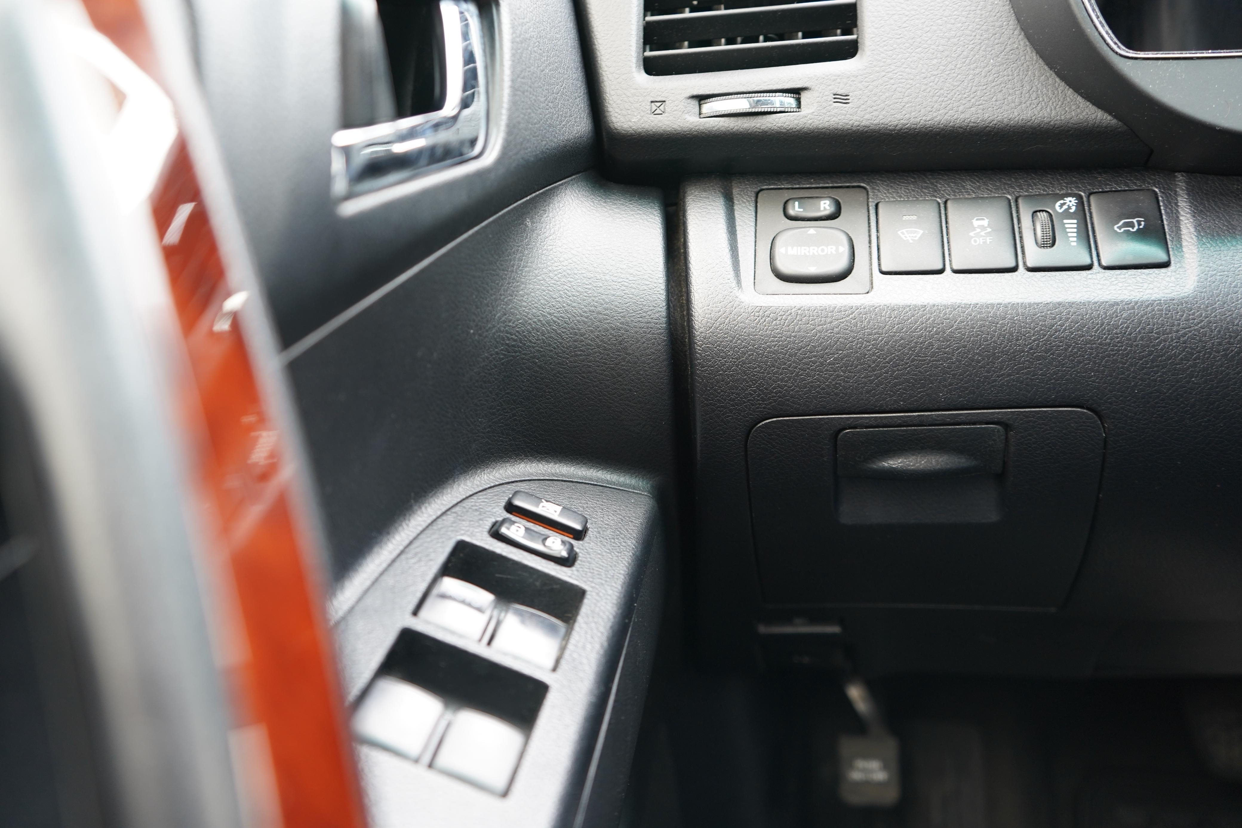 /worldwidemodernauto/2012-Toyota-Highlander-88911659000496.jpg