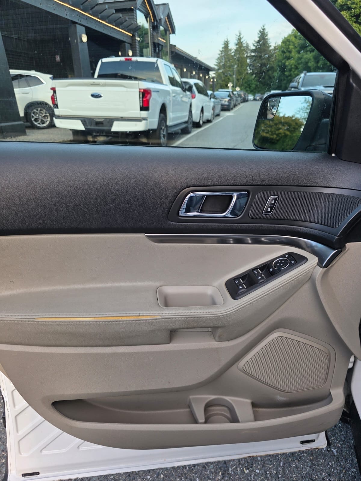 /worldwidemodernauto/2013-Ford-Explorer-5209019878675725.jpg