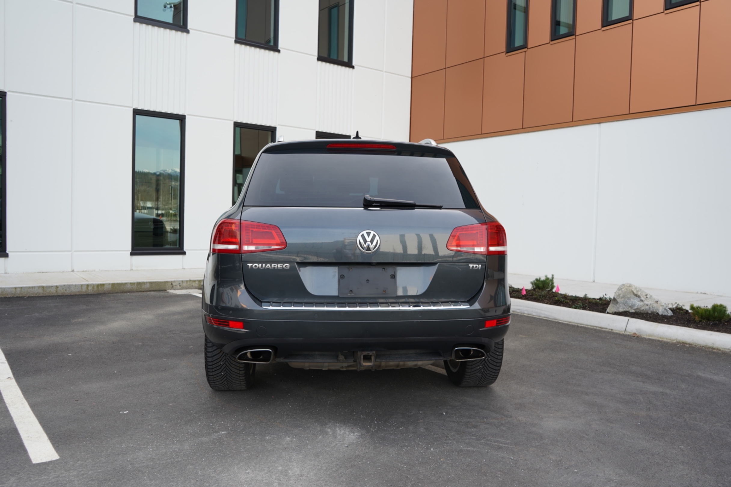 /worldwidemodernauto/2013-Volkswagen-Touareg-48661999379482523.jpg