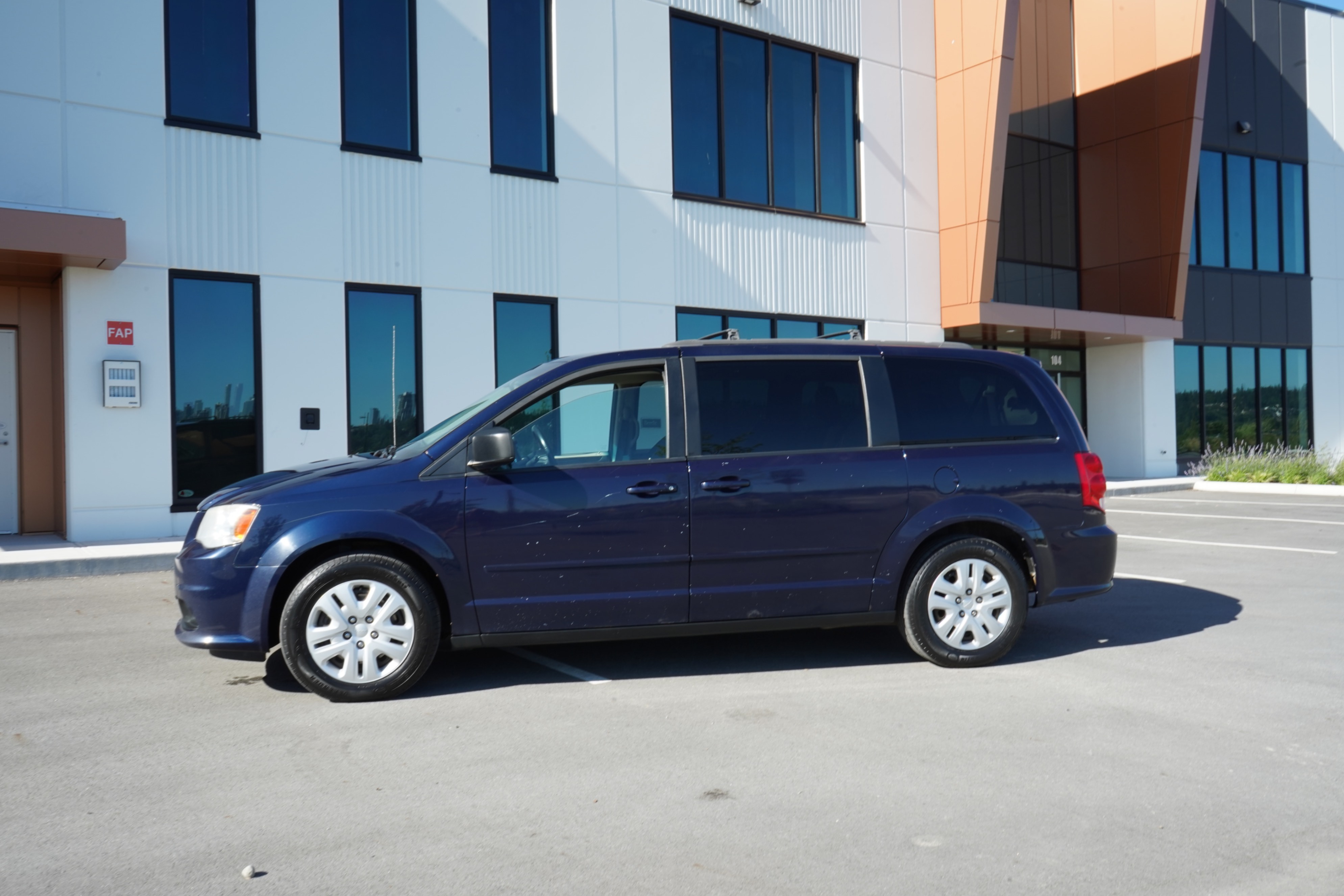 /worldwidemodernauto/2014-Dodge-GrandCaravan-025804697436121238.jpg