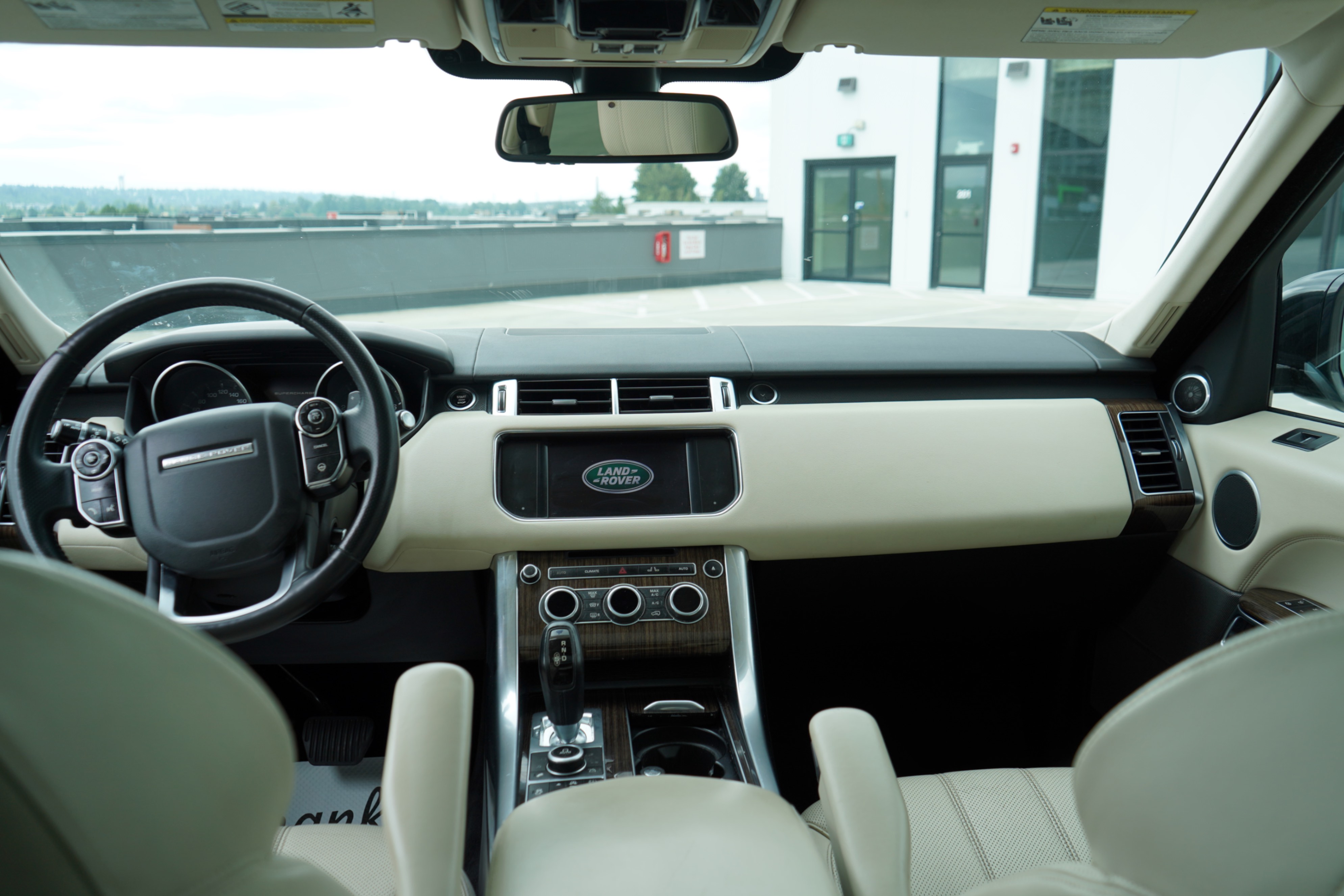 /worldwidemodernauto/2014-LandRover-RangeRover-44225785983754573.jpg