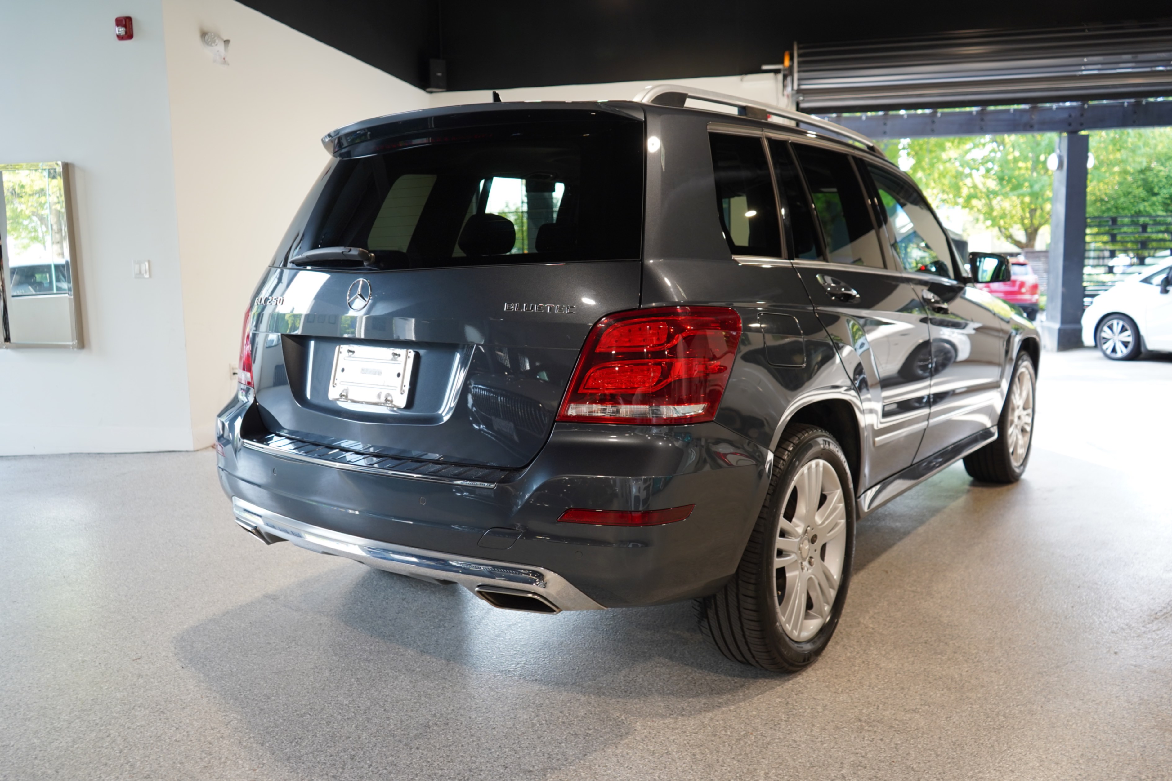 /worldwidemodernauto/2014-Mercedes-Benz-GLK-Class-9847533687273411.jpg