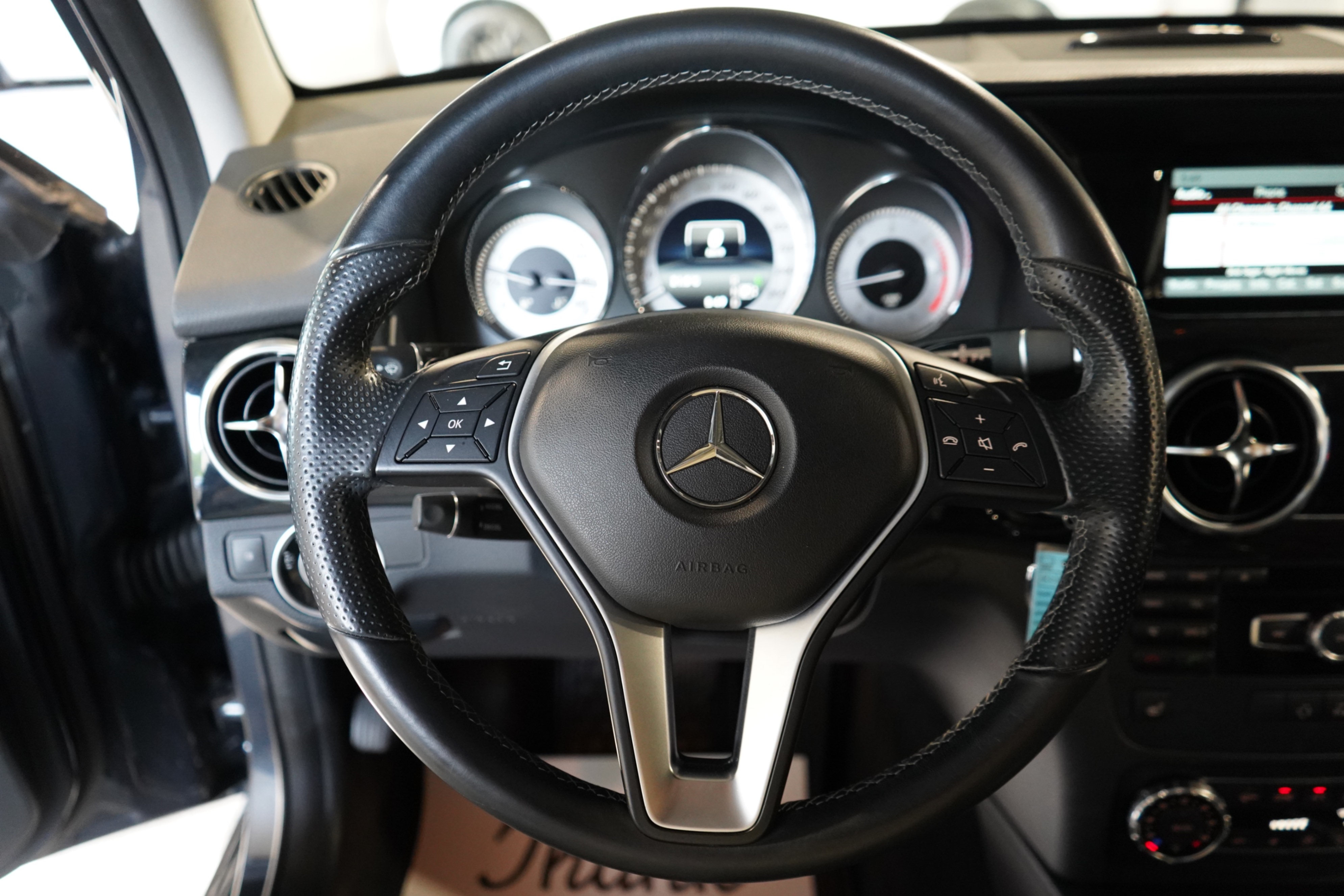 /worldwidemodernauto/2014-Mercedes-Benz-GLK-Class-9922011902334265.jpg
