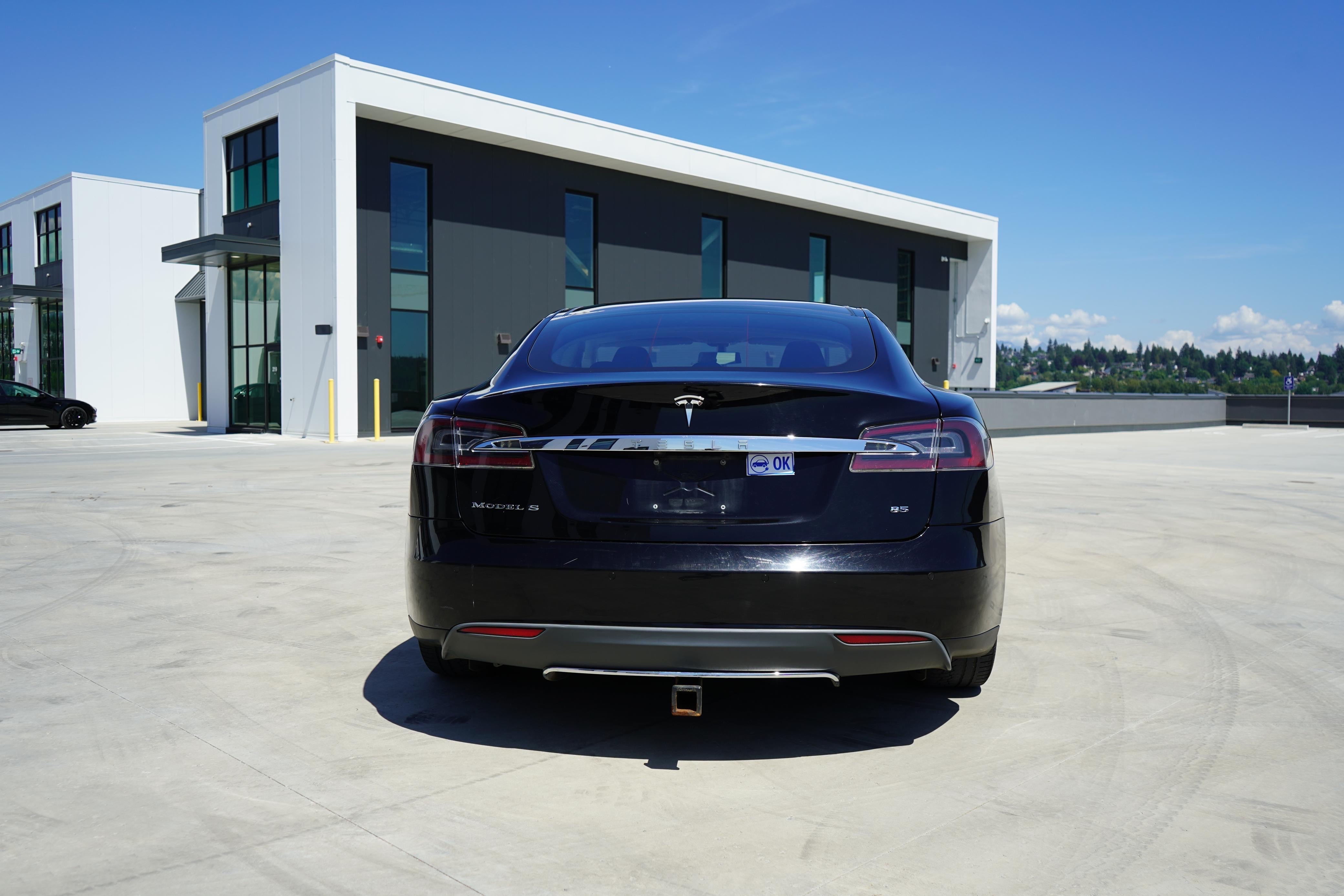 /worldwidemodernauto/2014-Tesla-ModelS-12817151498903323.jpg
