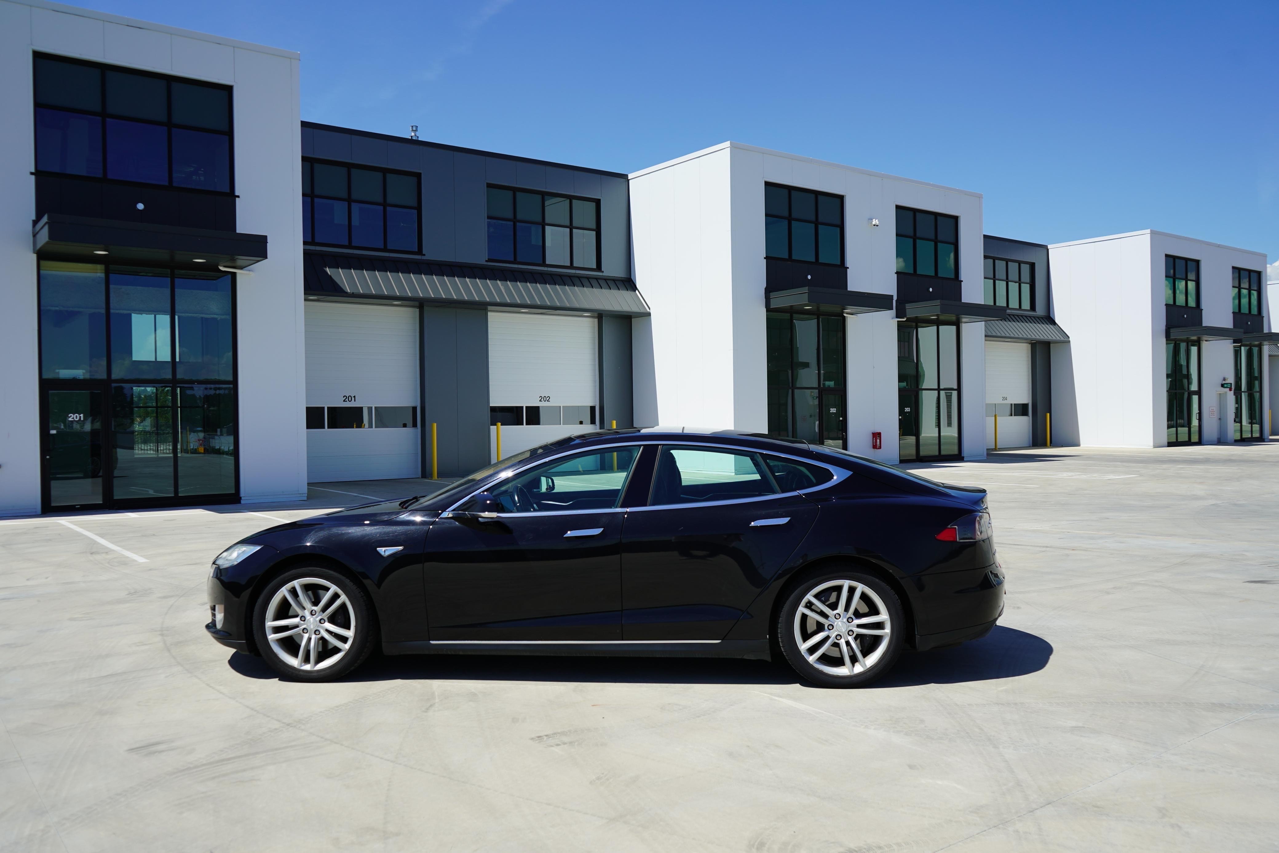/worldwidemodernauto/2014-Tesla-ModelS-8571966276856644.jpg