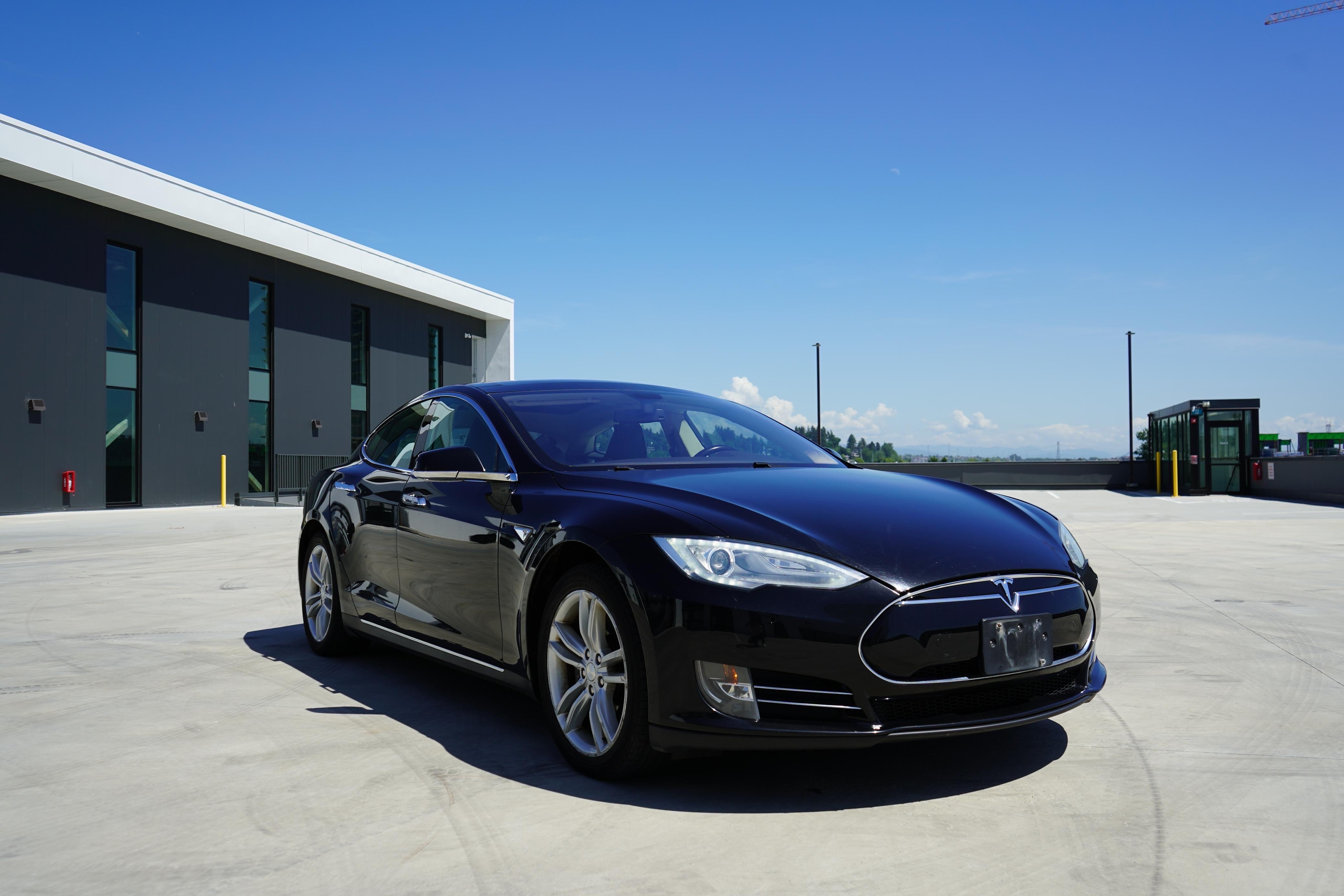 /worldwidemodernauto/2014-Tesla-ModelS-8625650727415375.jpg