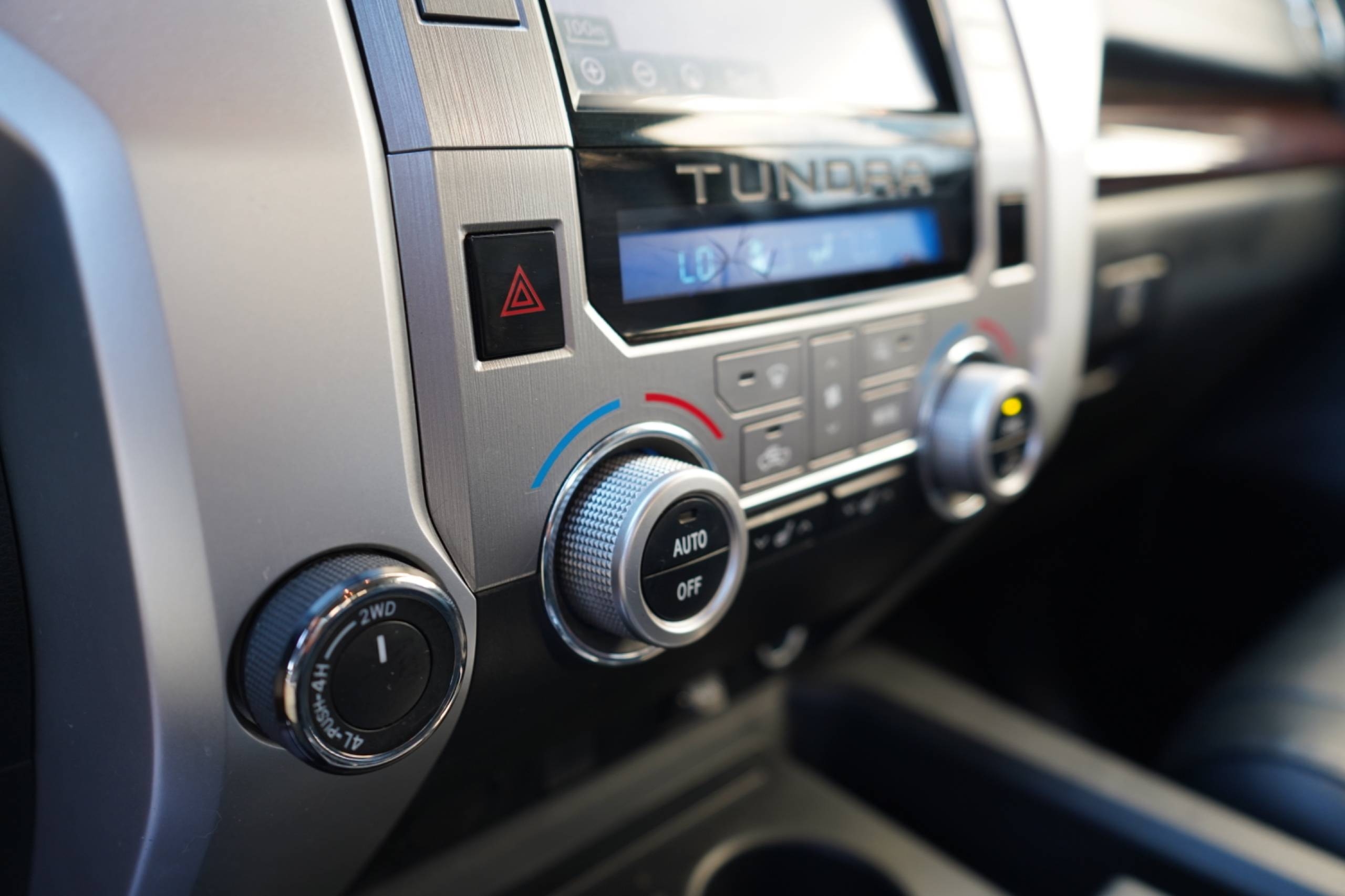/worldwidemodernauto/2014-Toyota-Tundra-21369446324332397.jpg