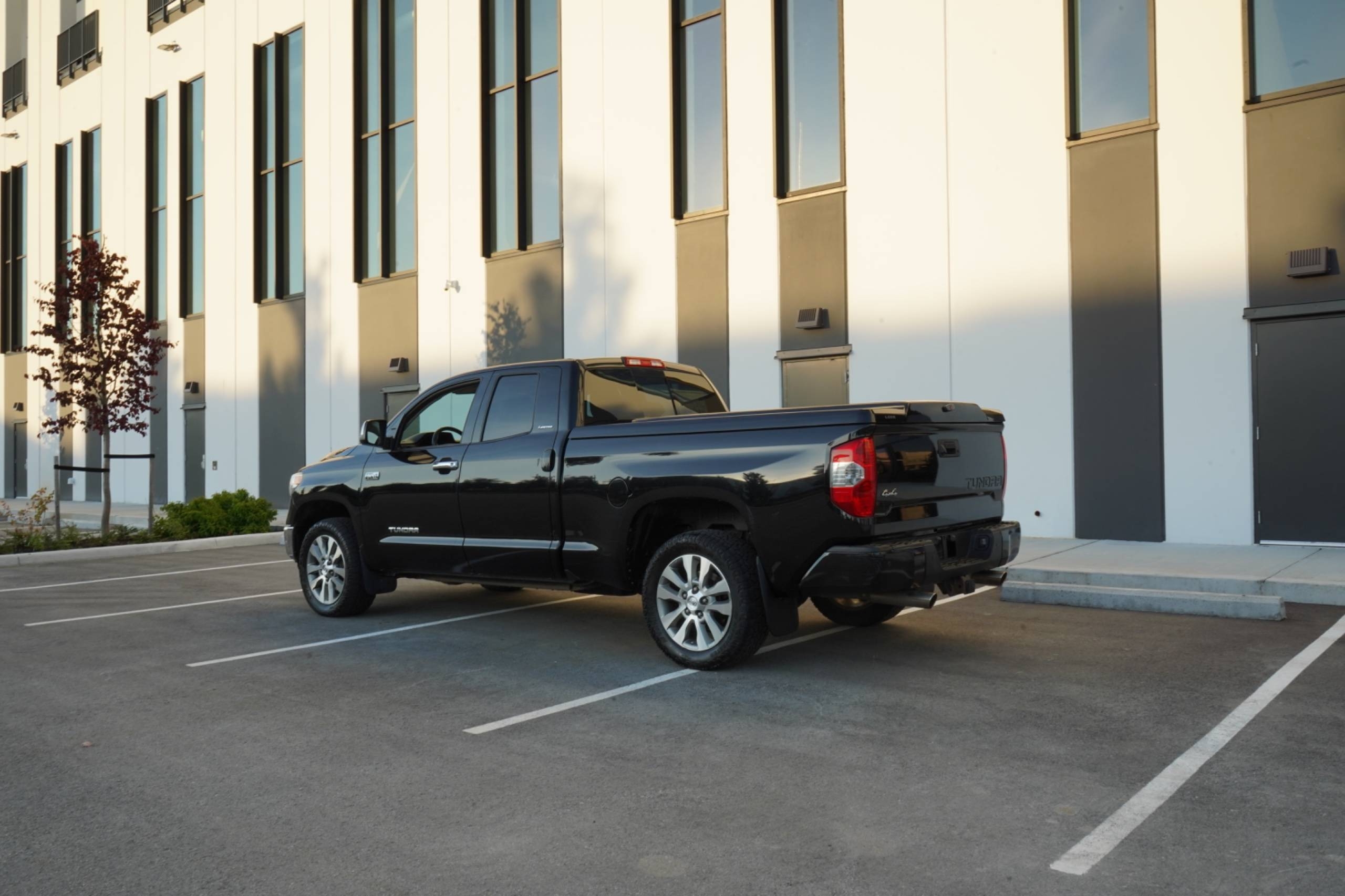 /worldwidemodernauto/2014-Toyota-Tundra-9677307707591529.jpg