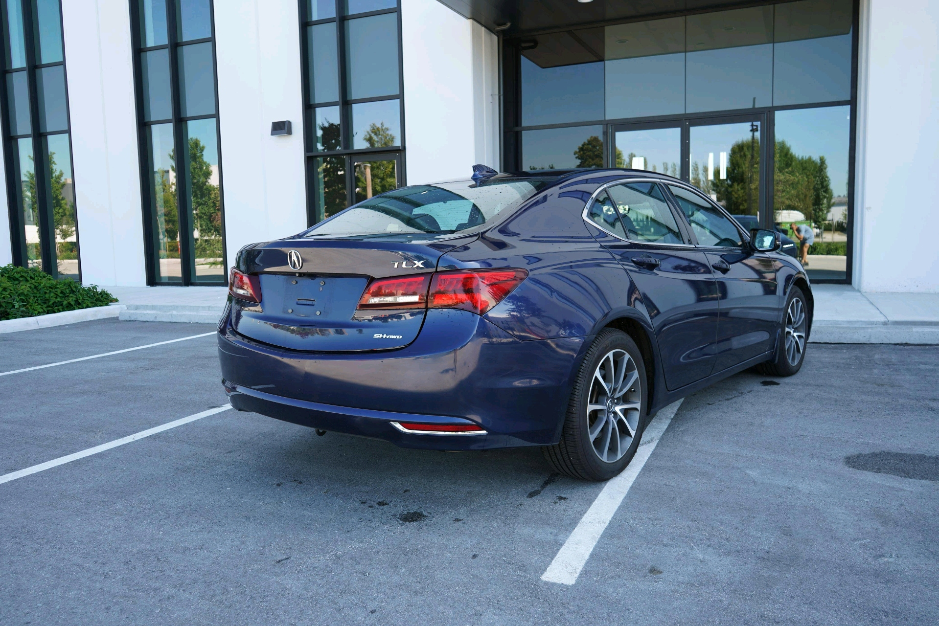/worldwidemodernauto/2015-Acura-TLX-6610415082117451.jpg