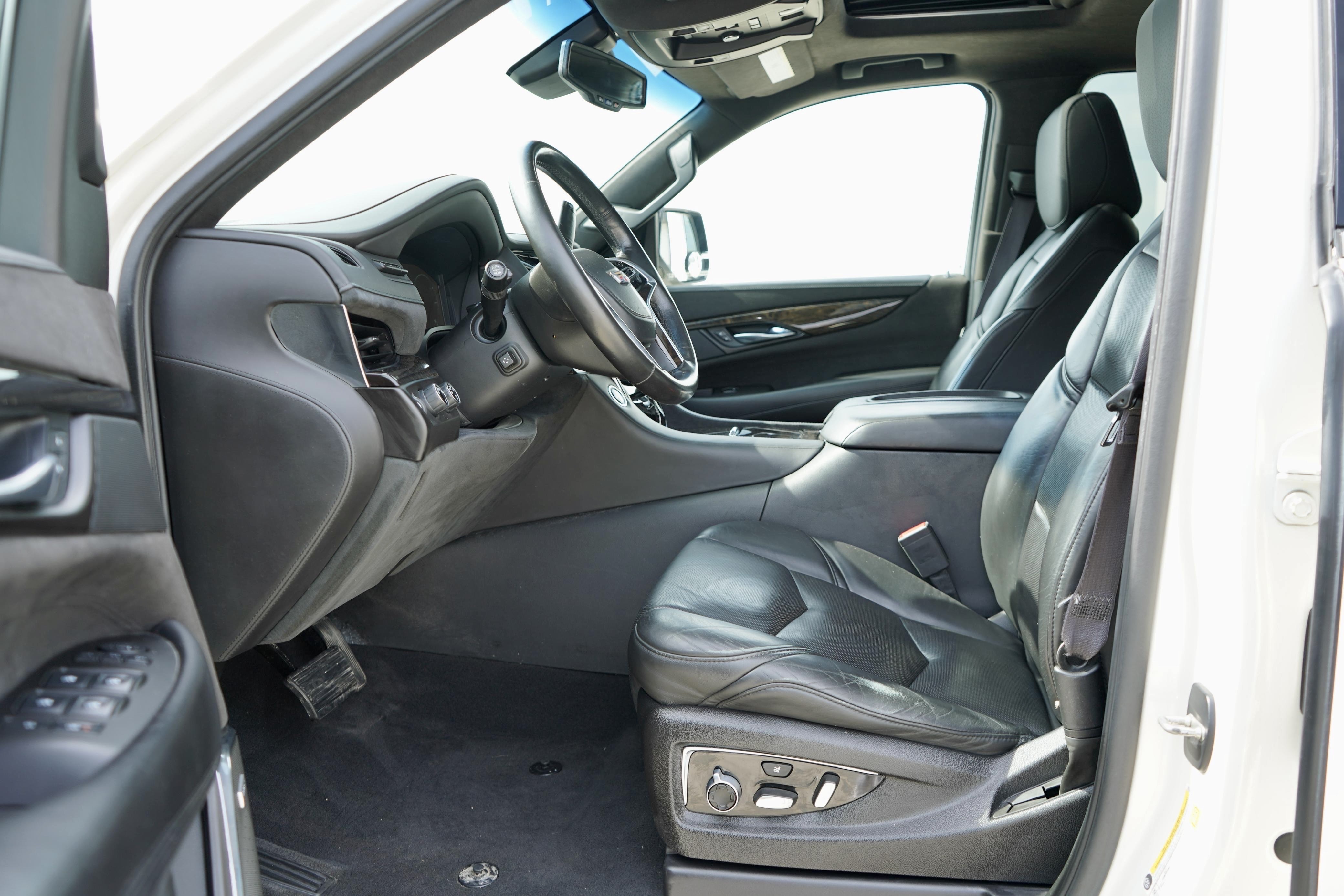/worldwidemodernauto/2015-Cadillac-Escalade-0077581880191943675.jpg