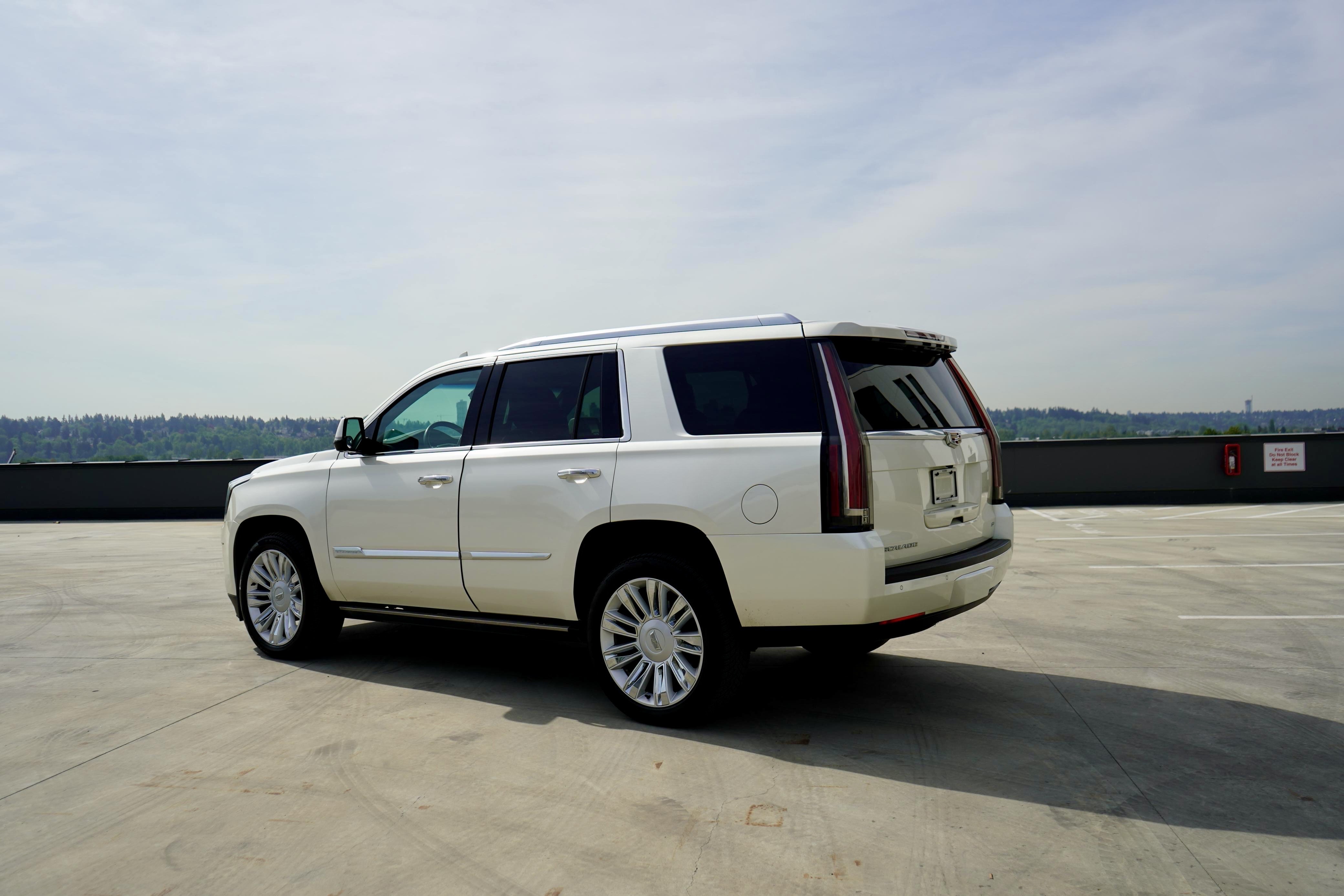 /worldwidemodernauto/2015-Cadillac-Escalade-20757344590405435.jpg