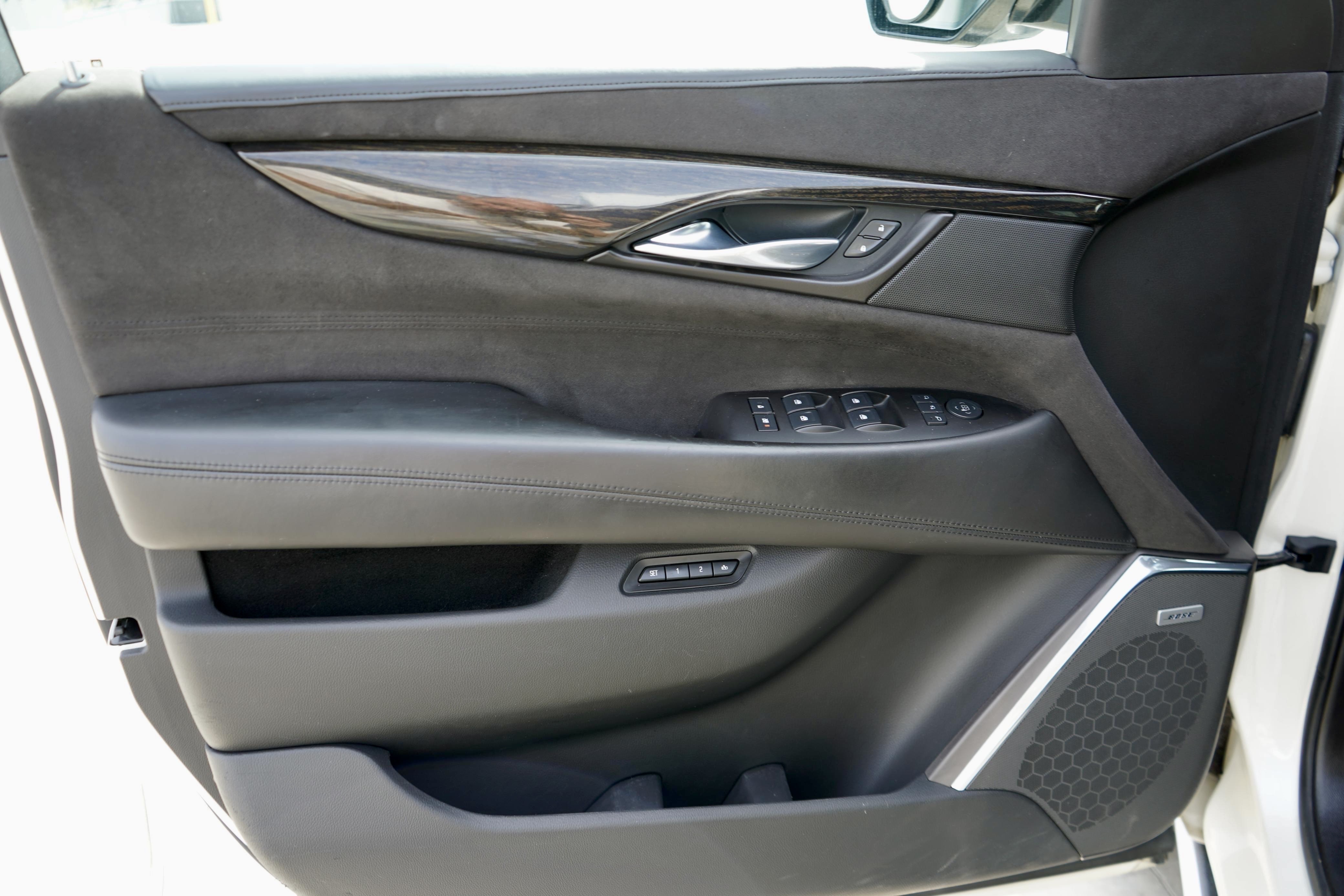 /worldwidemodernauto/2015-Cadillac-Escalade-6115557891408638.jpg