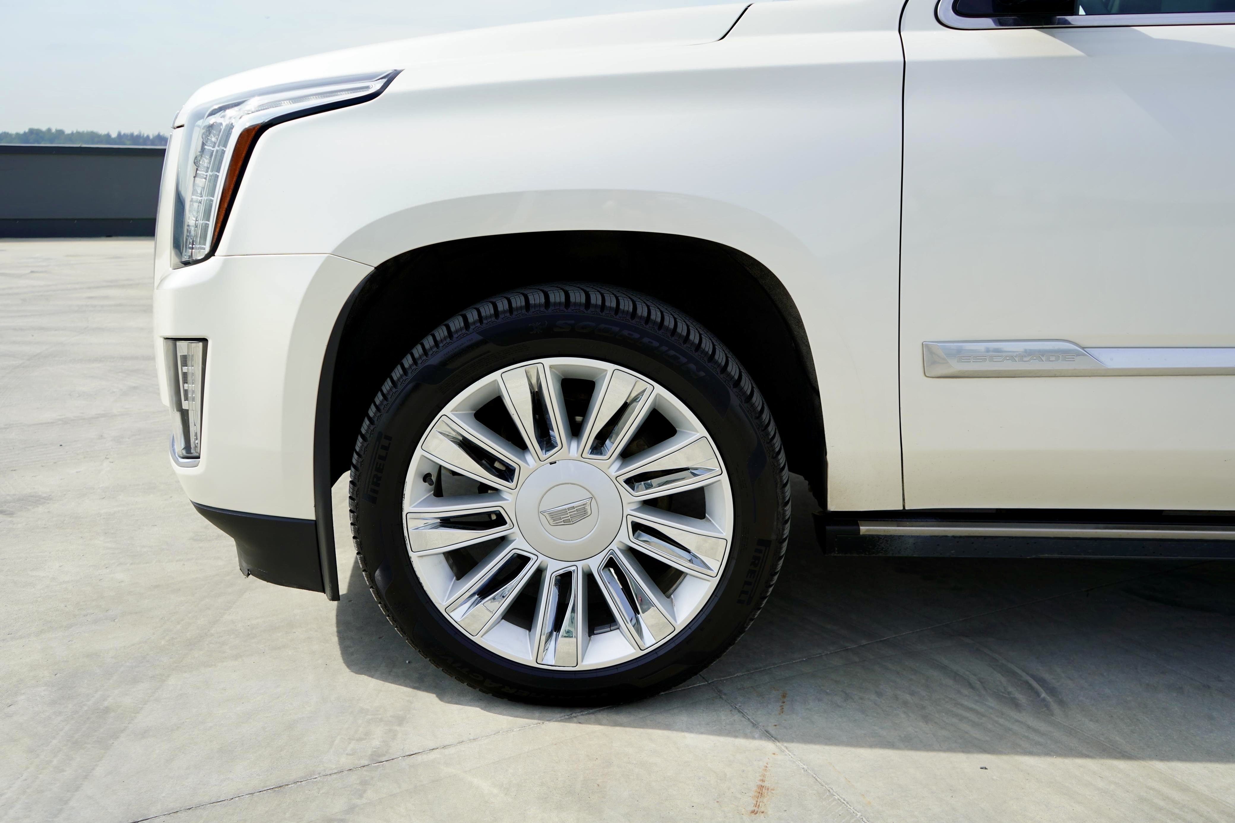 /worldwidemodernauto/2015-Cadillac-Escalade-681713092821491.jpg