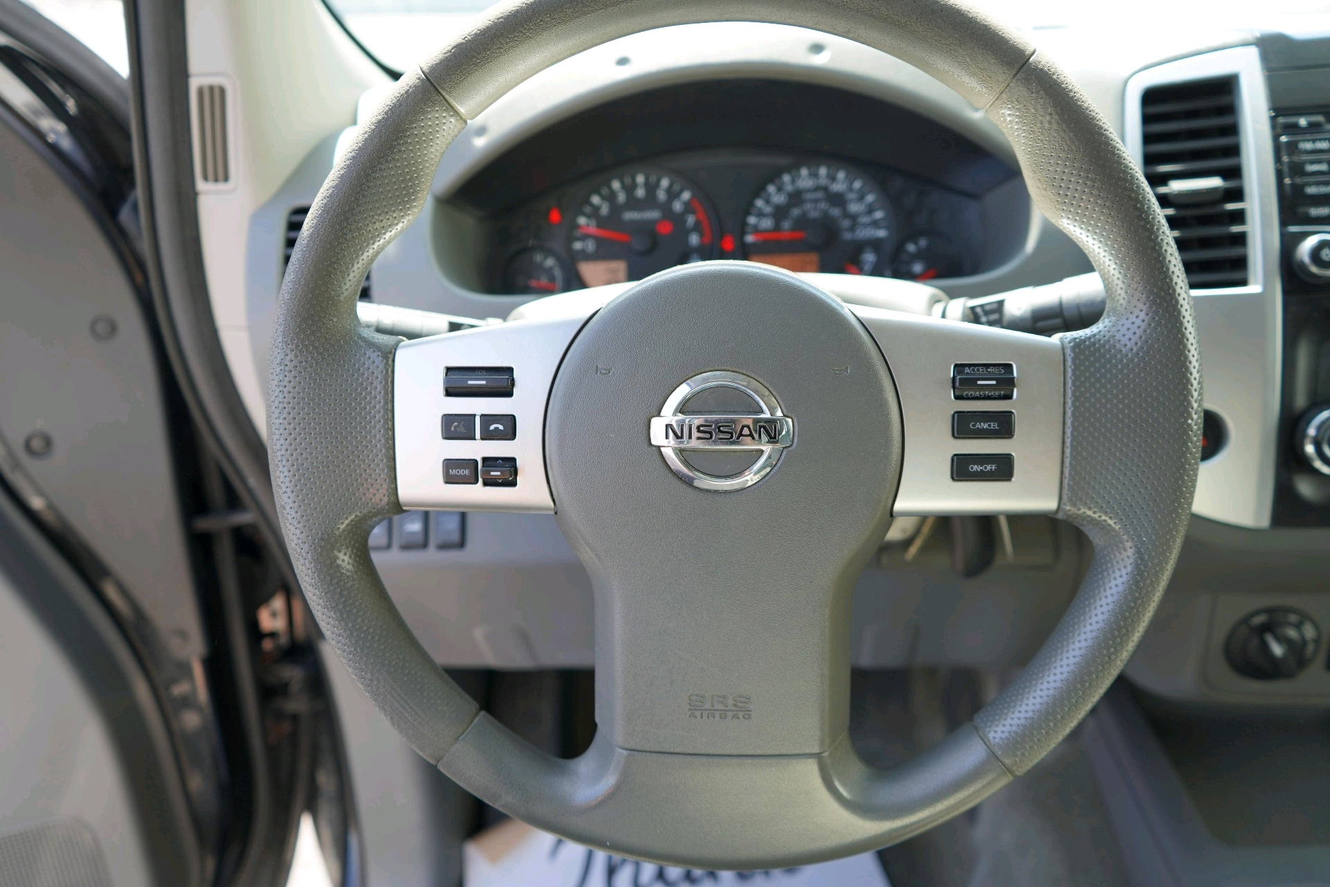 /worldwidemodernauto/2015-Nissan-Frontier-08959634134114314.jpg