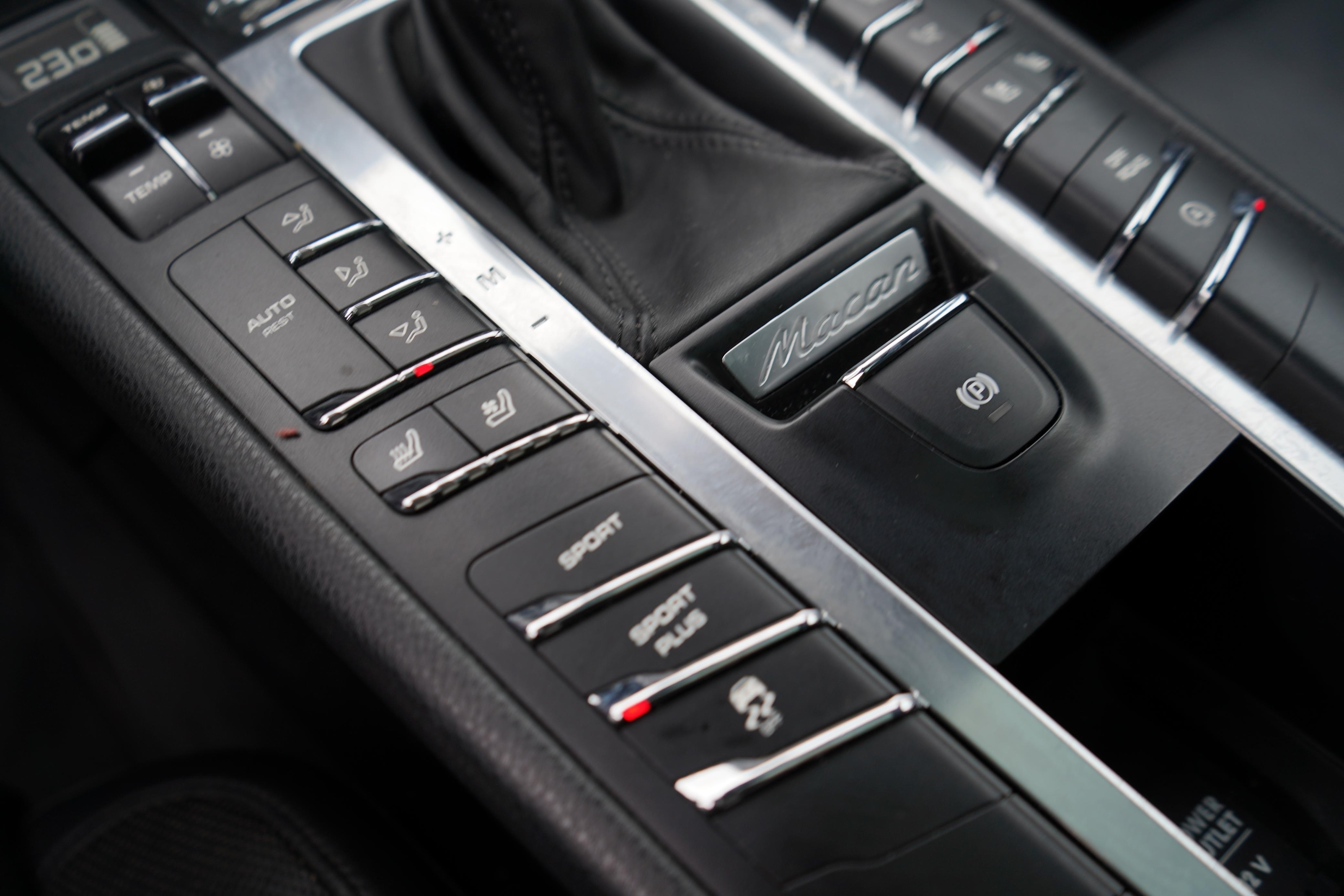 /worldwidemodernauto/2015-Porsche-Macan-20999309493023.jpg