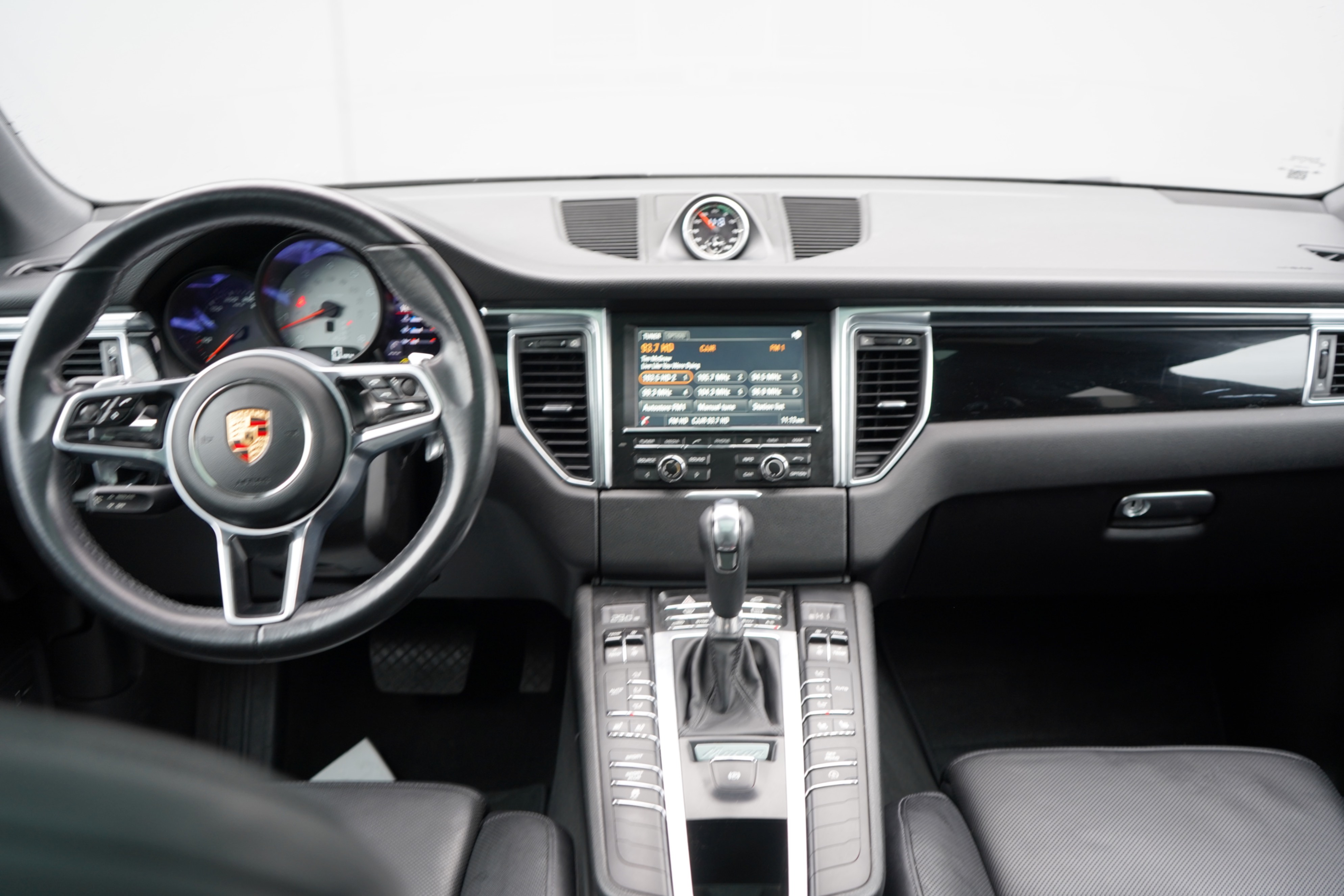 /worldwidemodernauto/2015-Porsche-Macan-4717487334134858.jpg