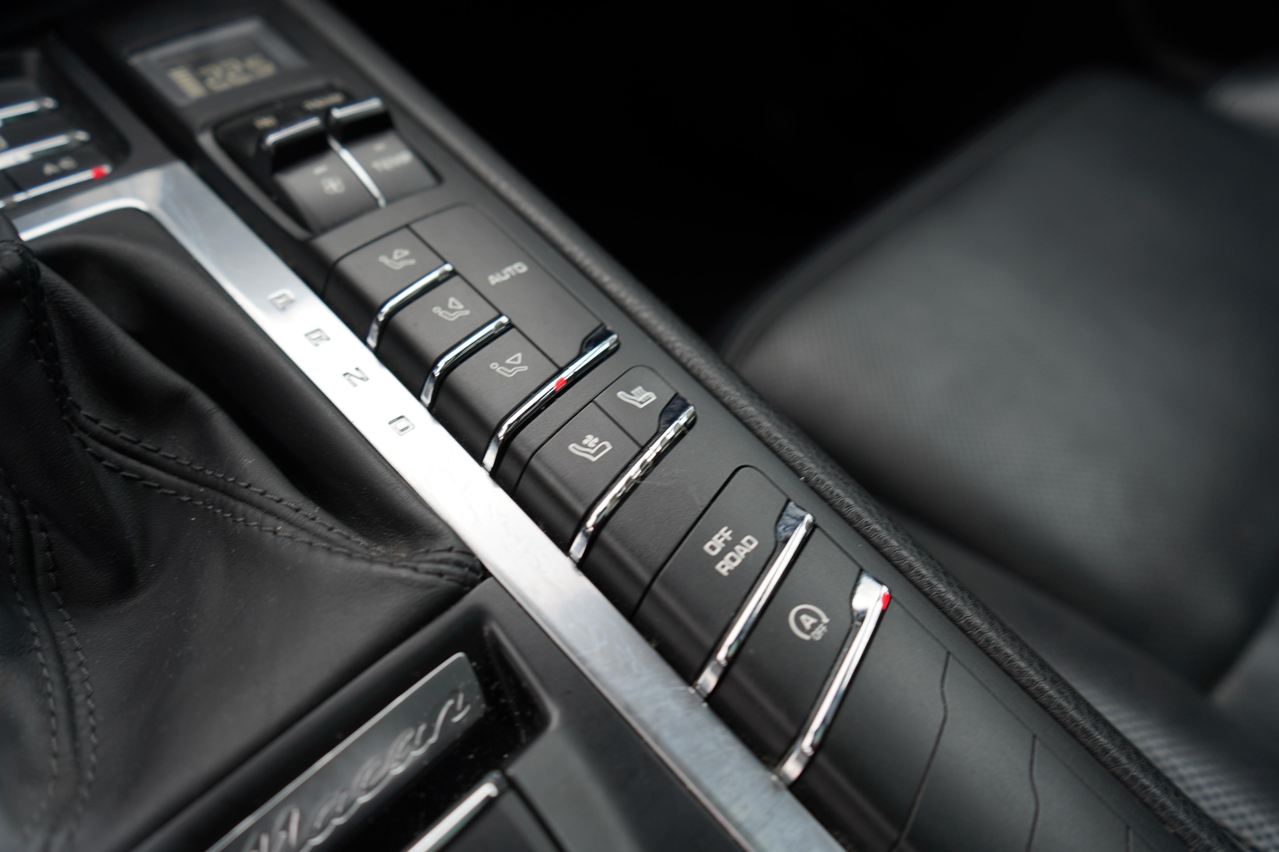 /worldwidemodernauto/2015-Porsche-Macan-5257463551599313.jpg