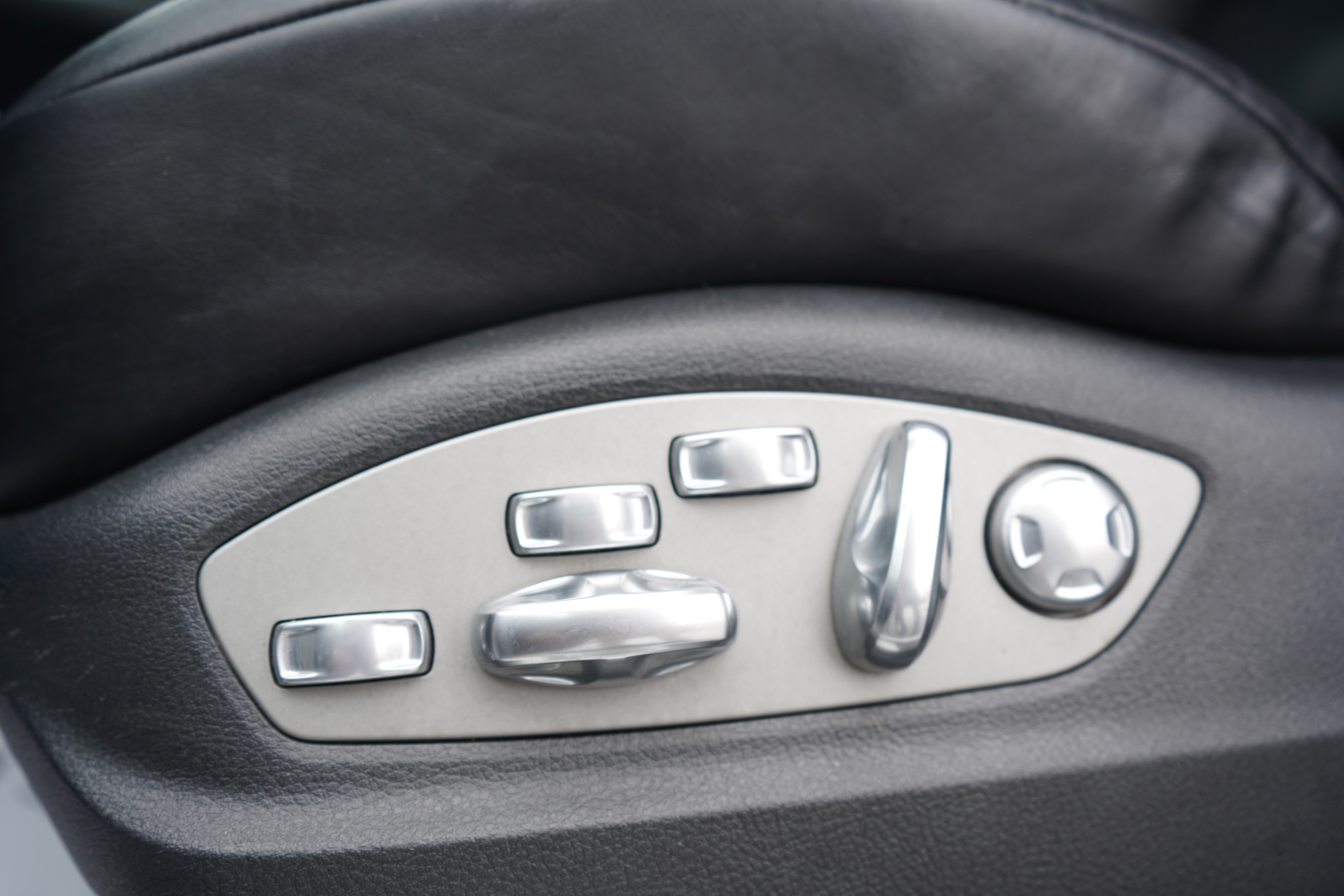 /worldwidemodernauto/2015-Porsche-Macan-5519356842604324.jpg