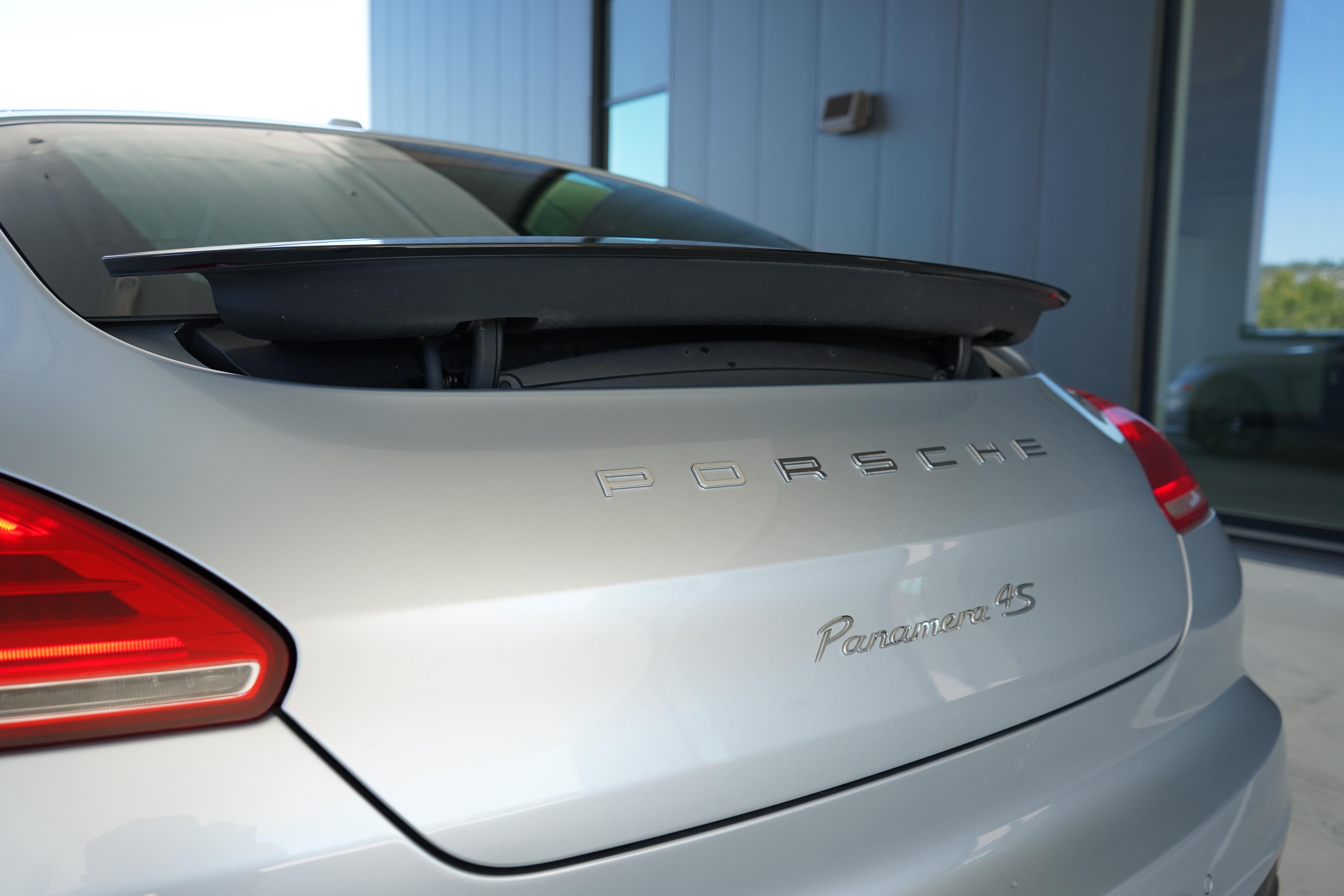 /worldwidemodernauto/2015-Porsche-Panamera-6000078189817668.jpg