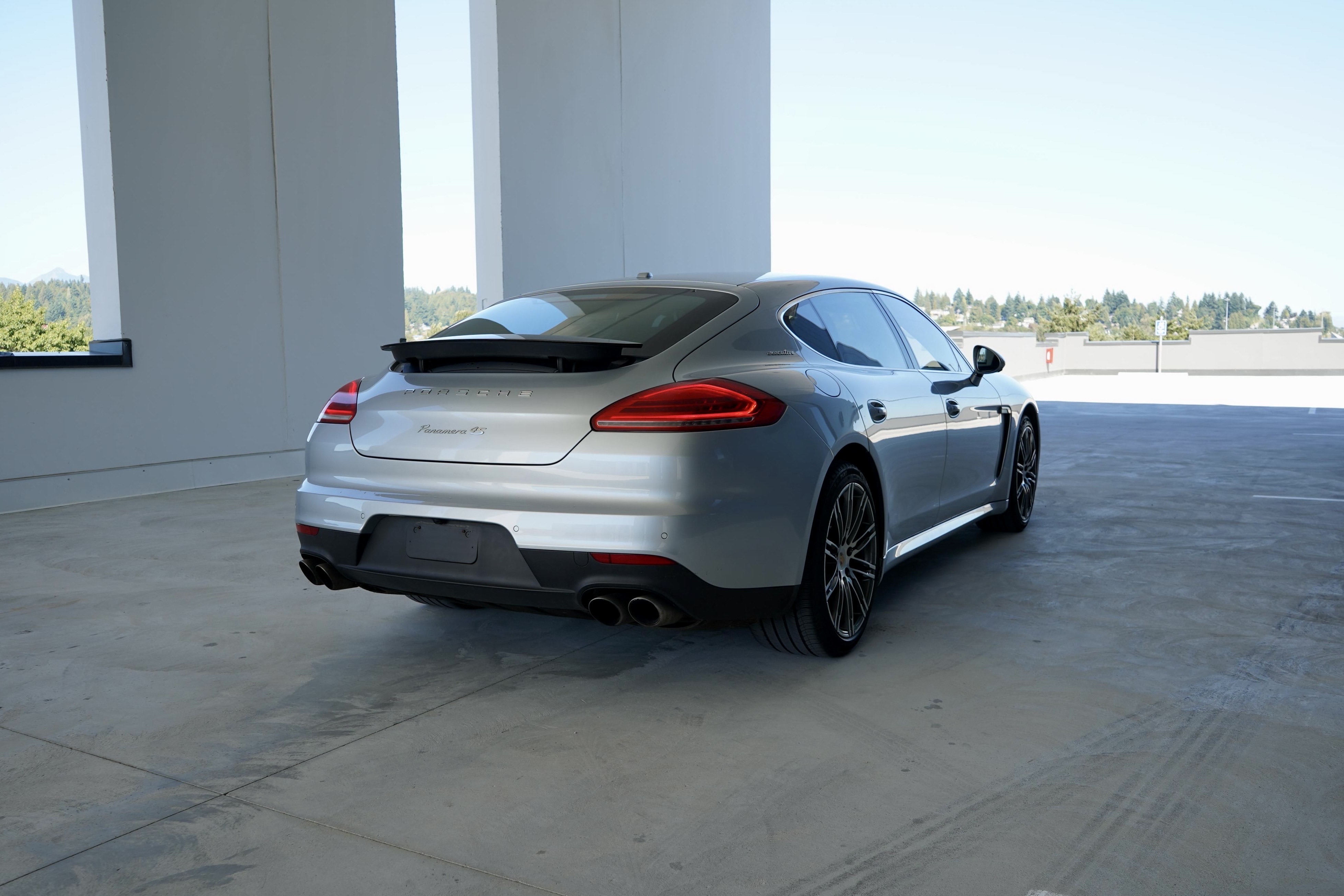 /worldwidemodernauto/2015-Porsche-Panamera-6221359000140139.jpg