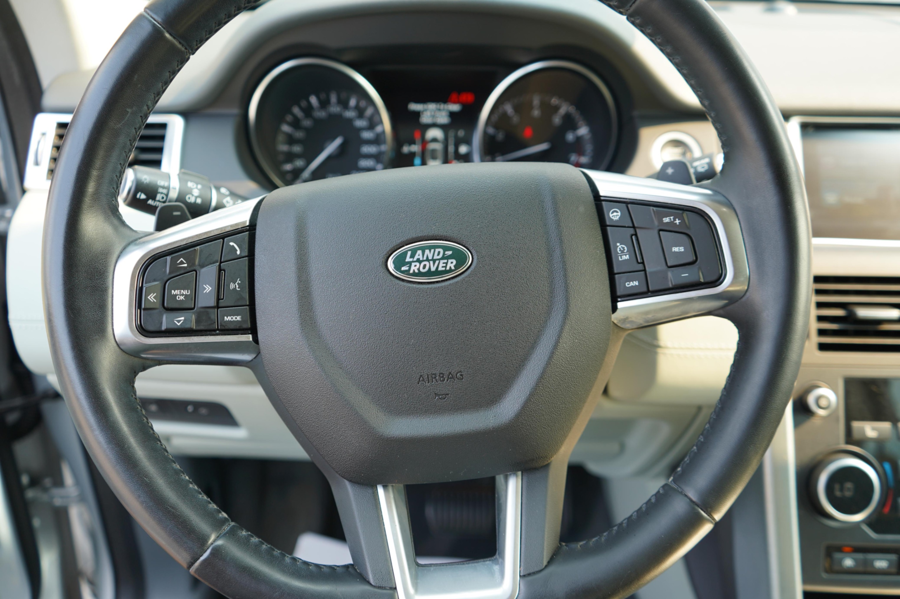 /worldwidemodernauto/2016-LandRover-DiscoverySport-9765641909367457.jpg