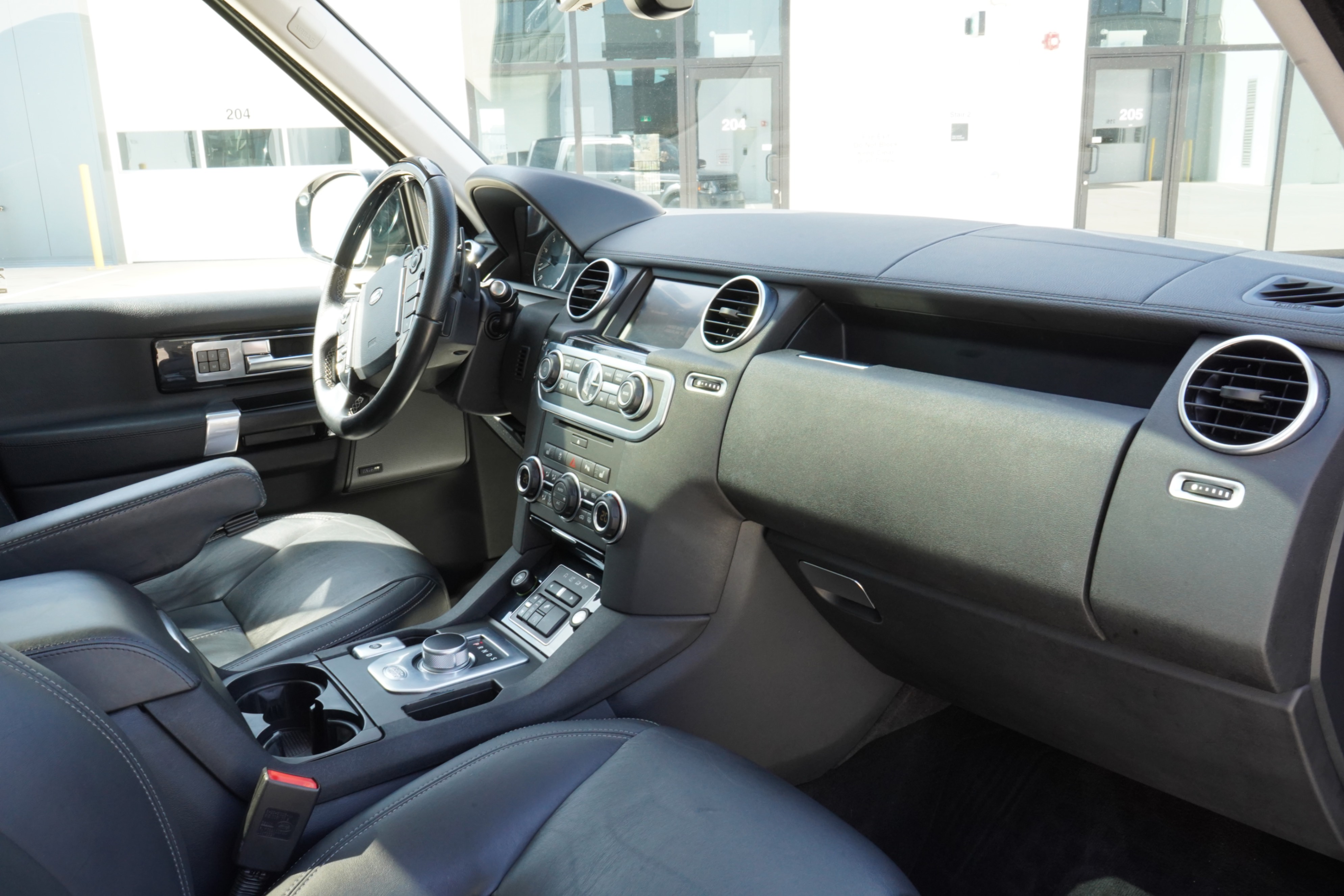 /worldwidemodernauto/2016-LandRover-LR4-018872915901302134.jpg