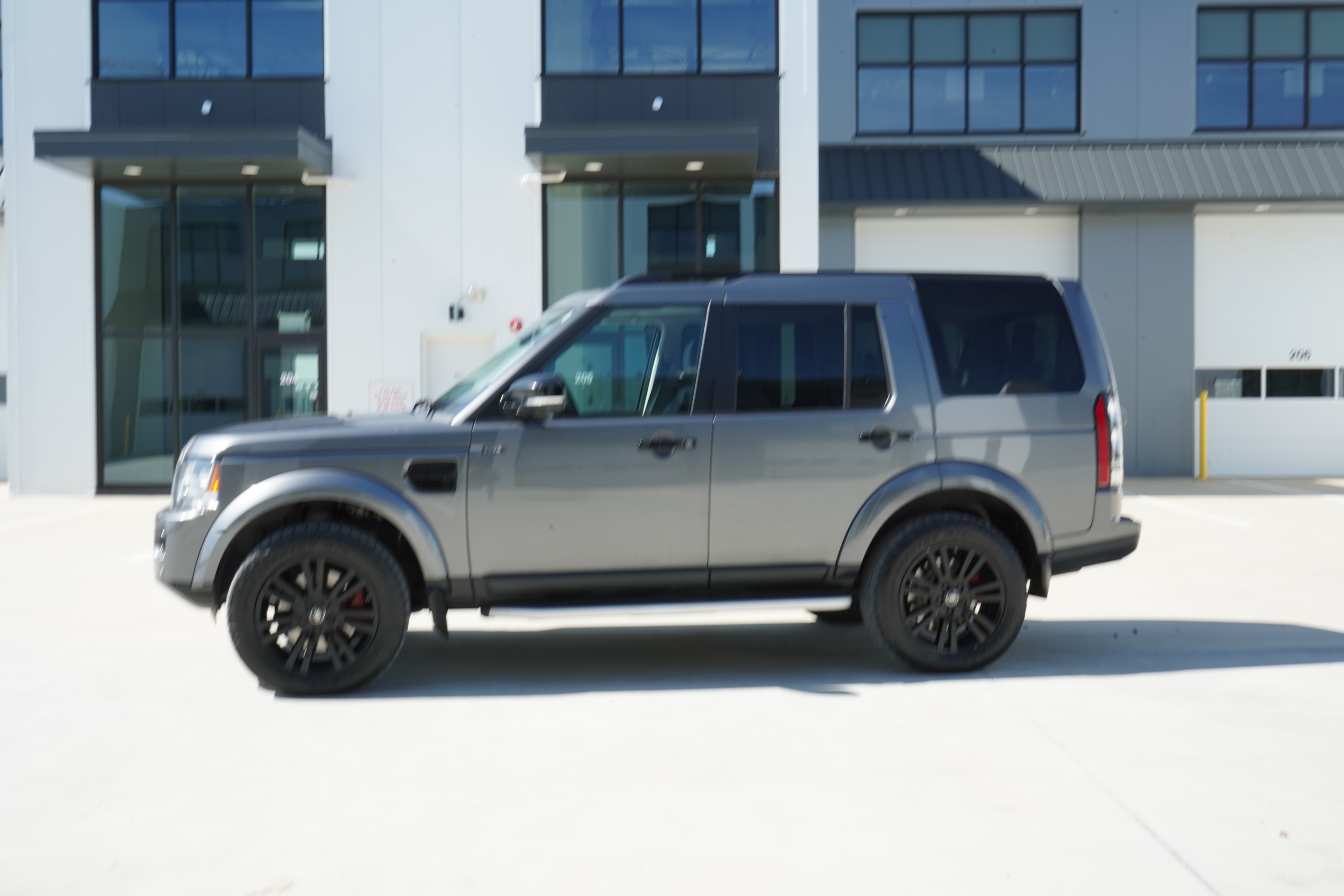 /worldwidemodernauto/2016-LandRover-LR4-5550092701606992.jpg
