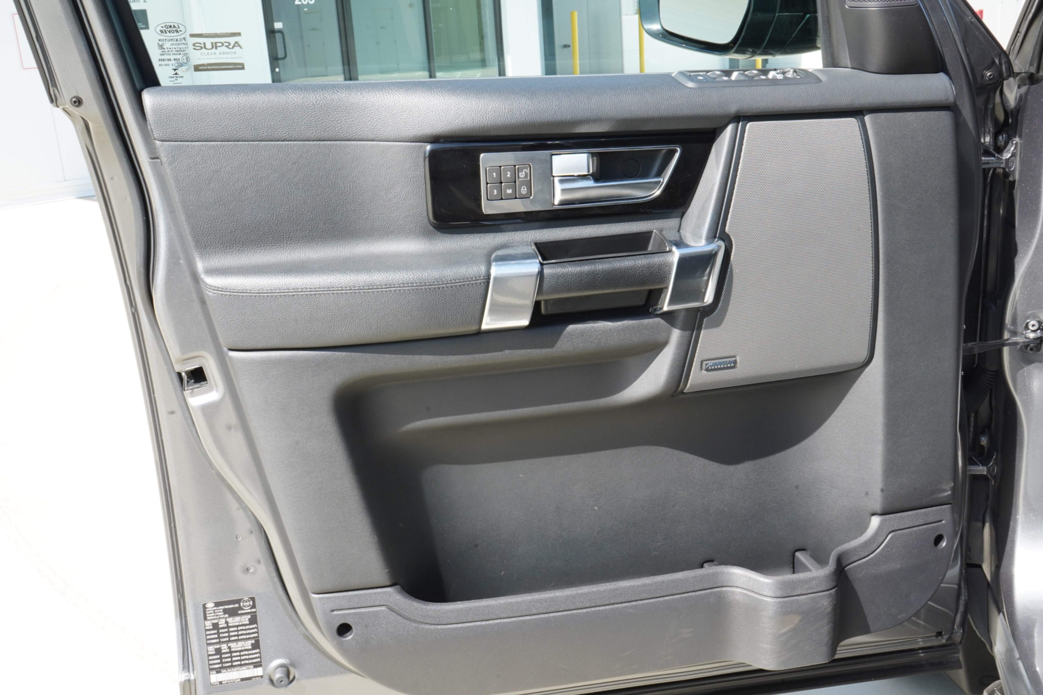 /worldwidemodernauto/2016-LandRover-LR4-6274381528037591.jpg