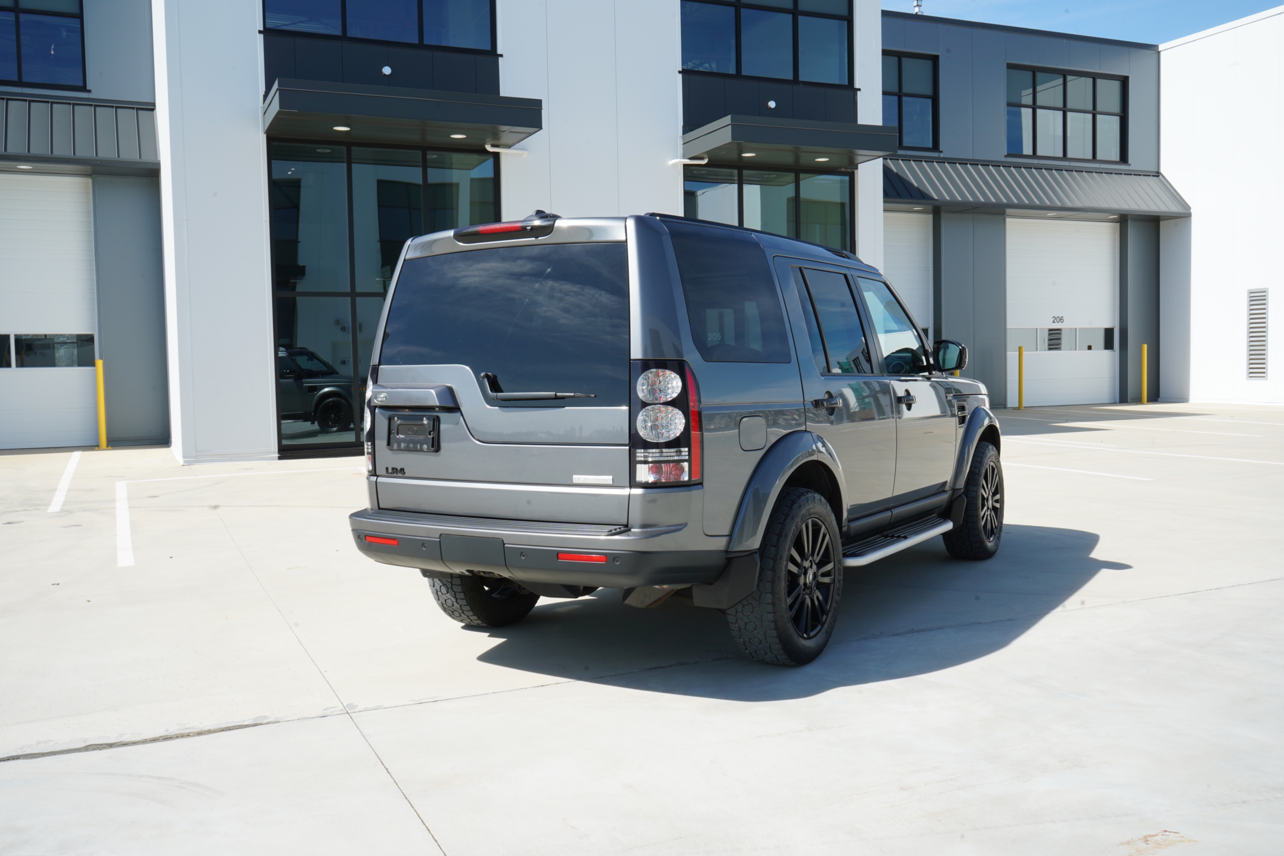 /worldwidemodernauto/2016-LandRover-LR4-8799809435031931.jpg